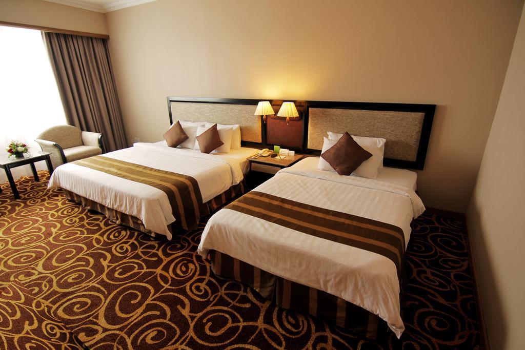 Deluxe Family Room
