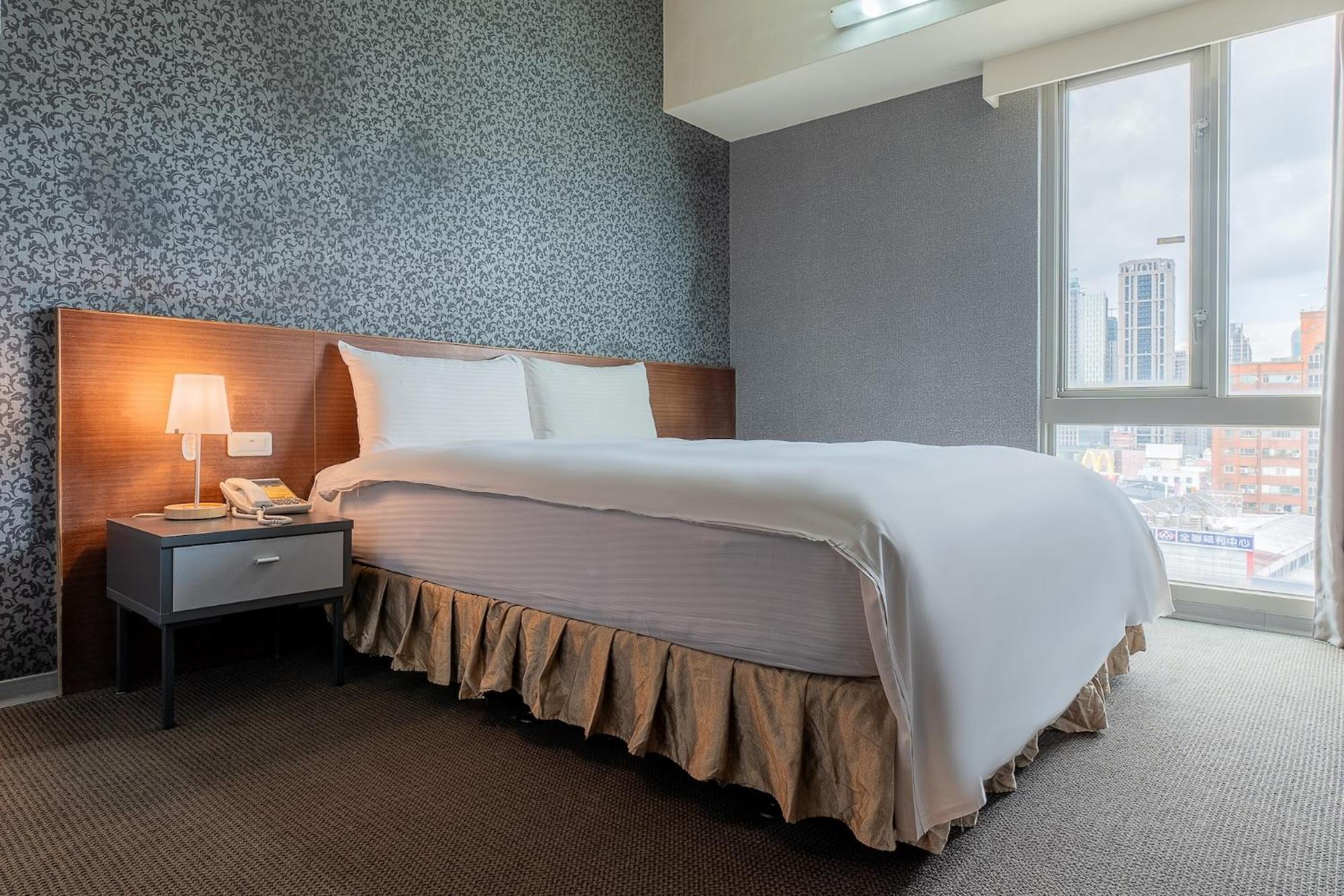 Double or Twin Room (Check-in after 20:00)