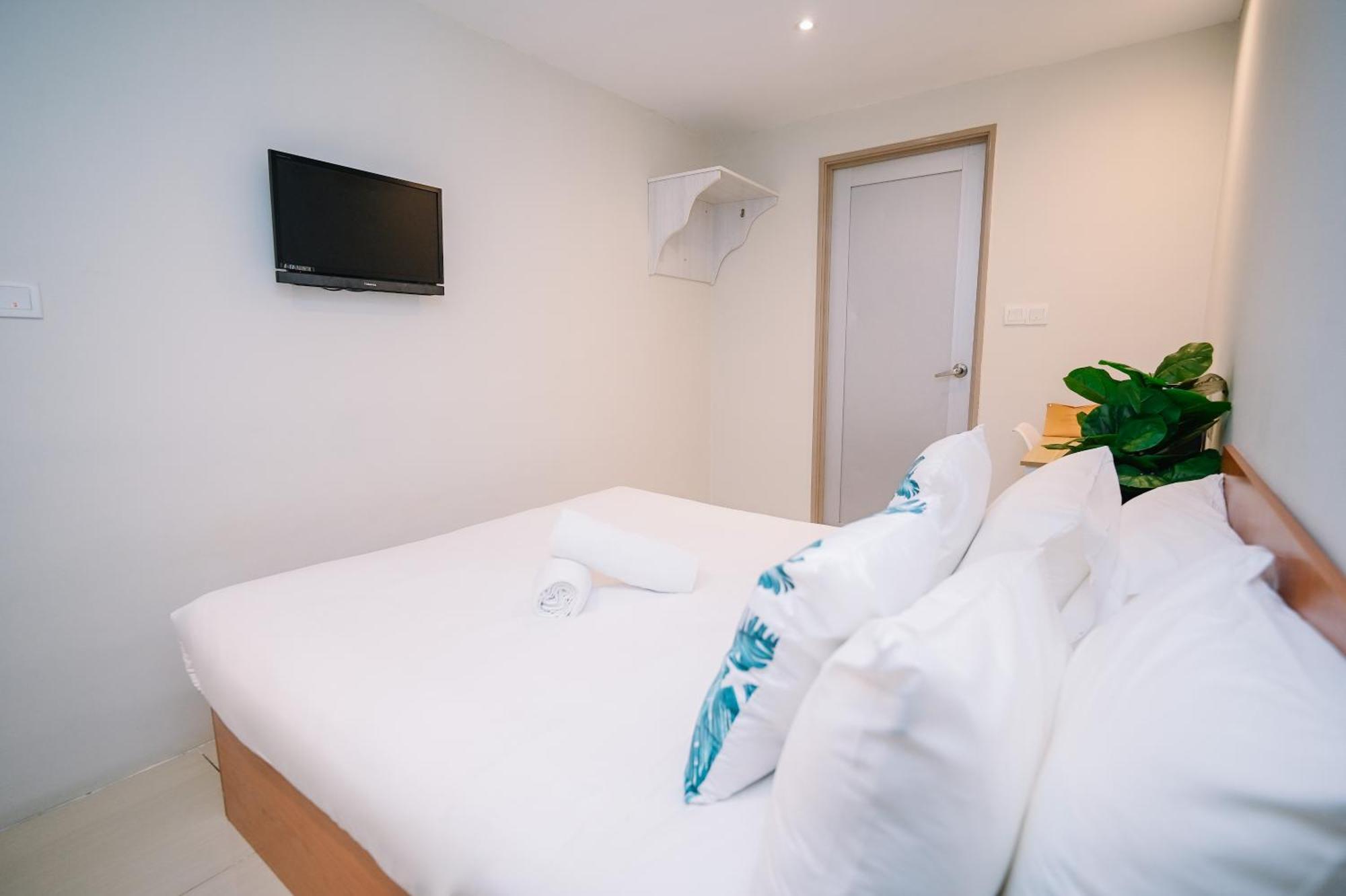 Standard Queen Room