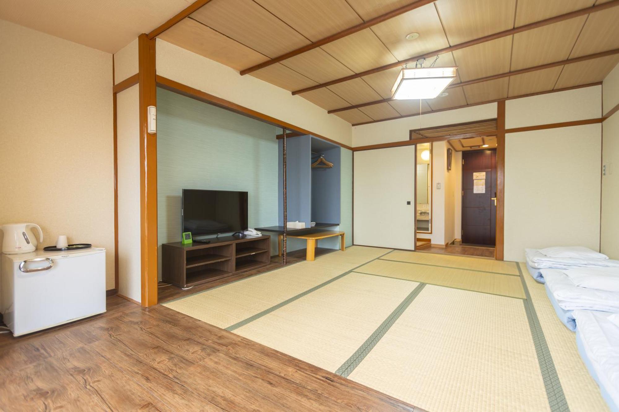 Japanese-Style Quadruple Room