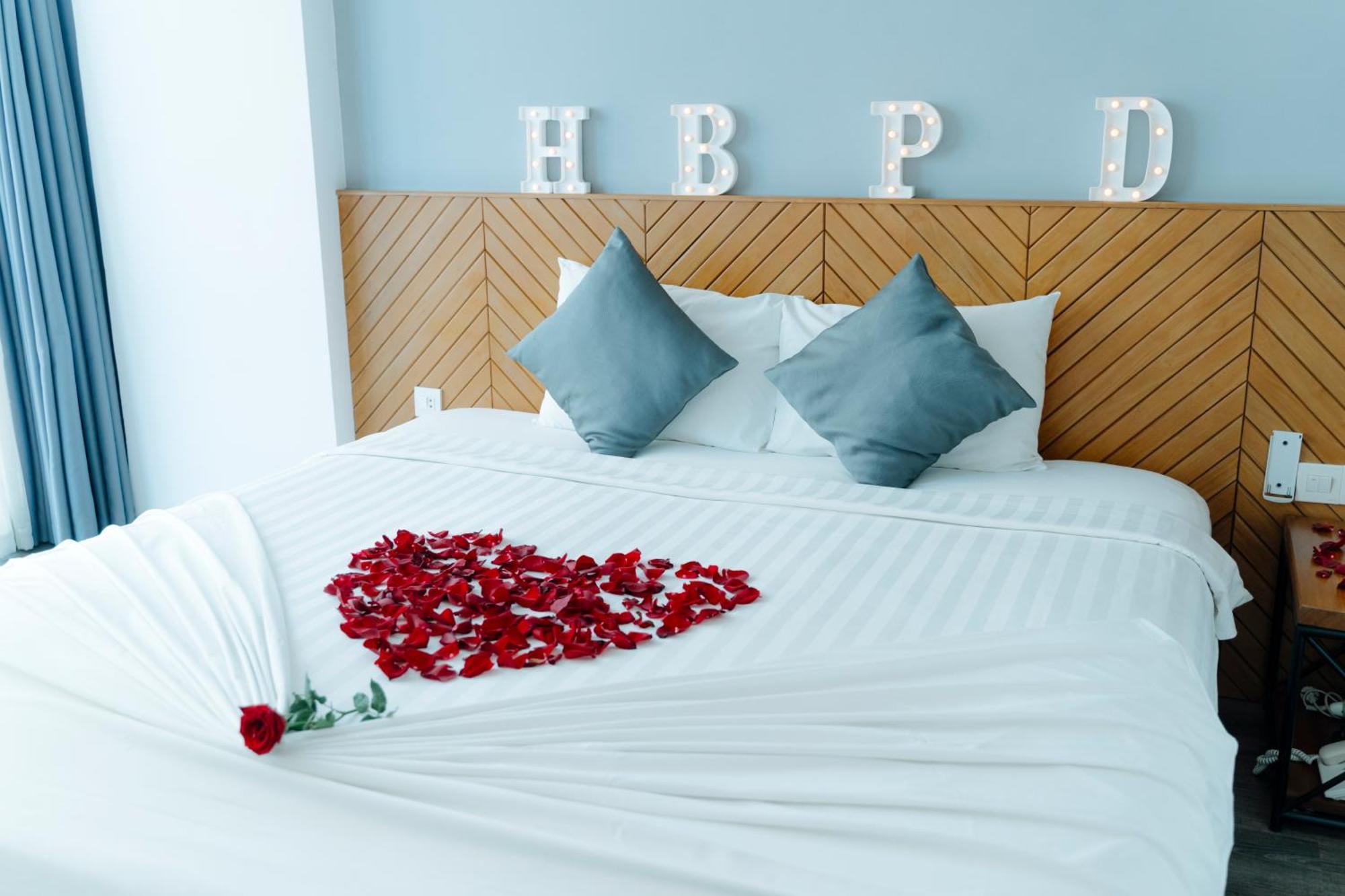 Double or Twin Room Partial Sea View