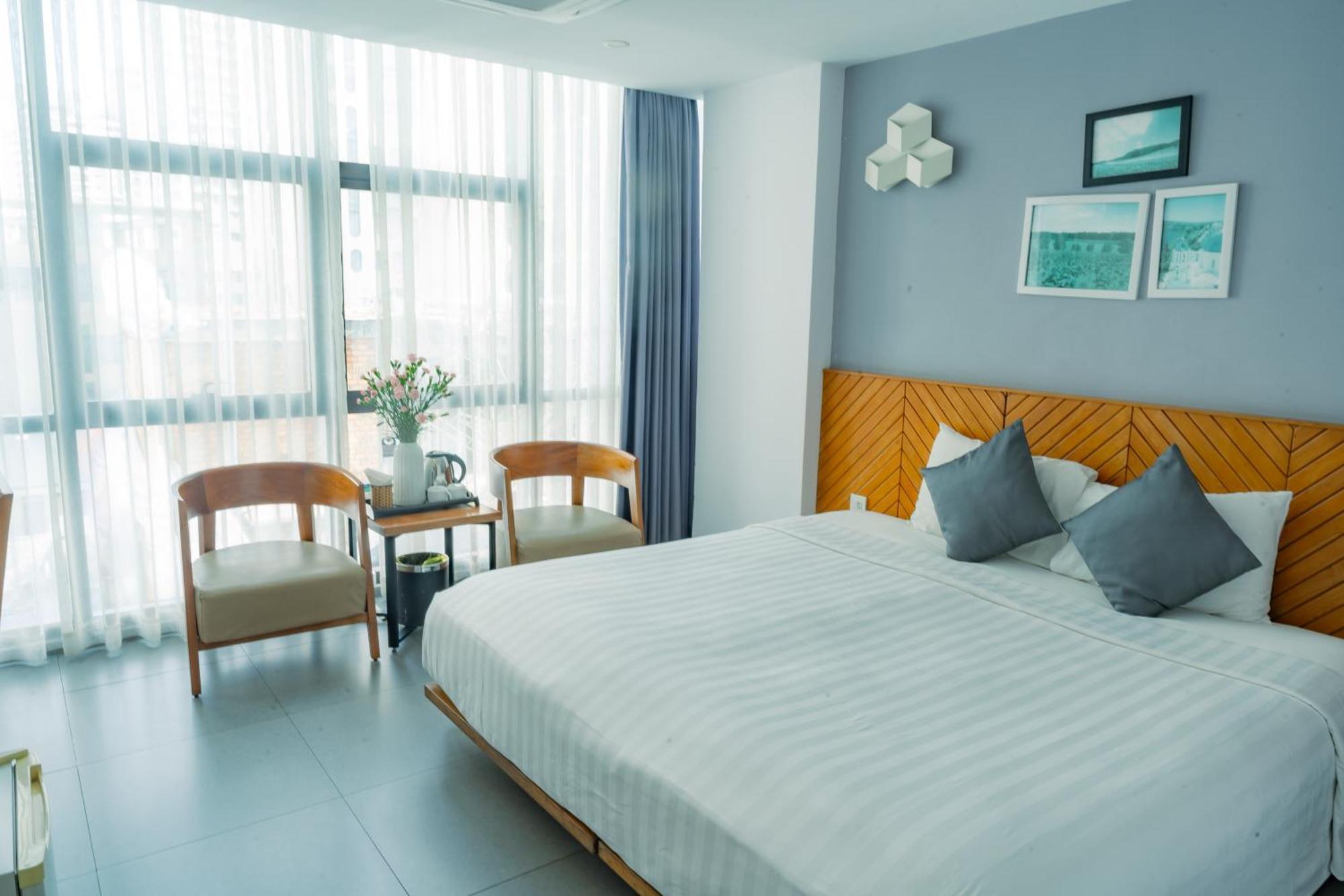 Deluxe Double or Twin Room City View