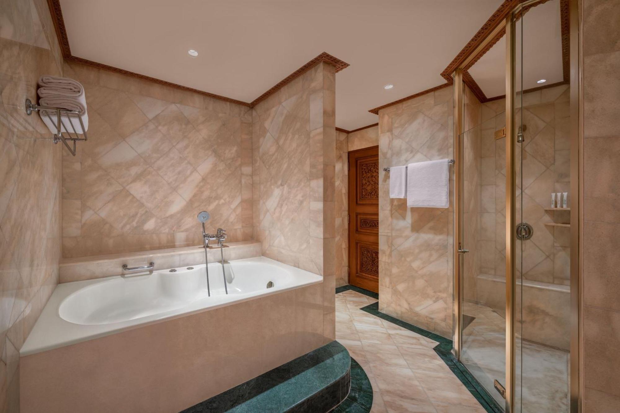 2 King Beds, Club Lounge Access, Royal 2-Bedroom Suite