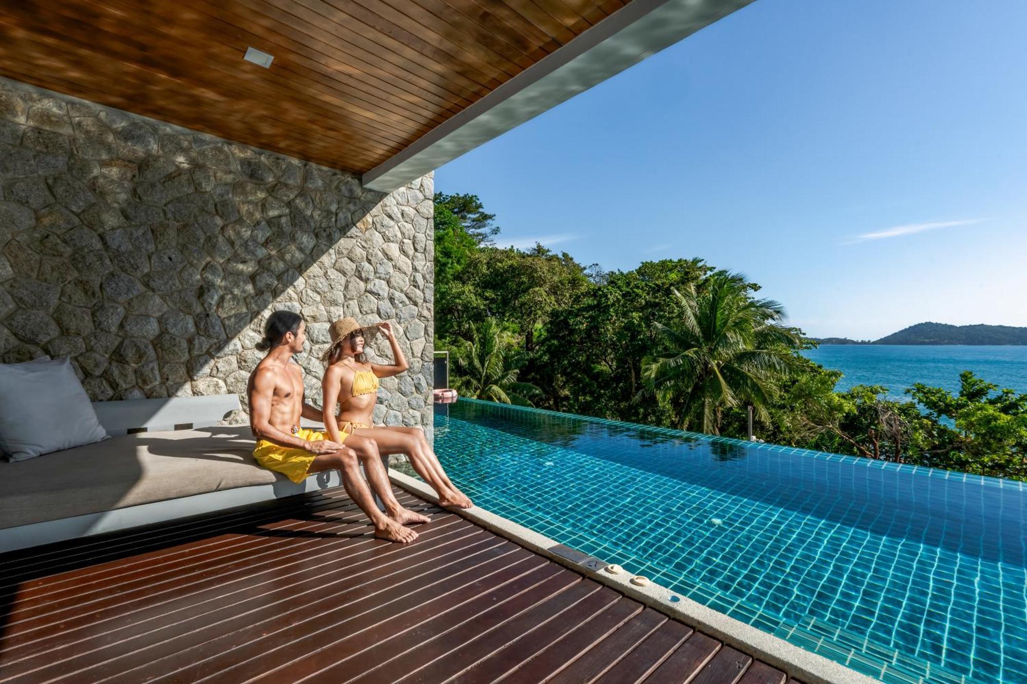 Deluxe Sea View Pool Access
