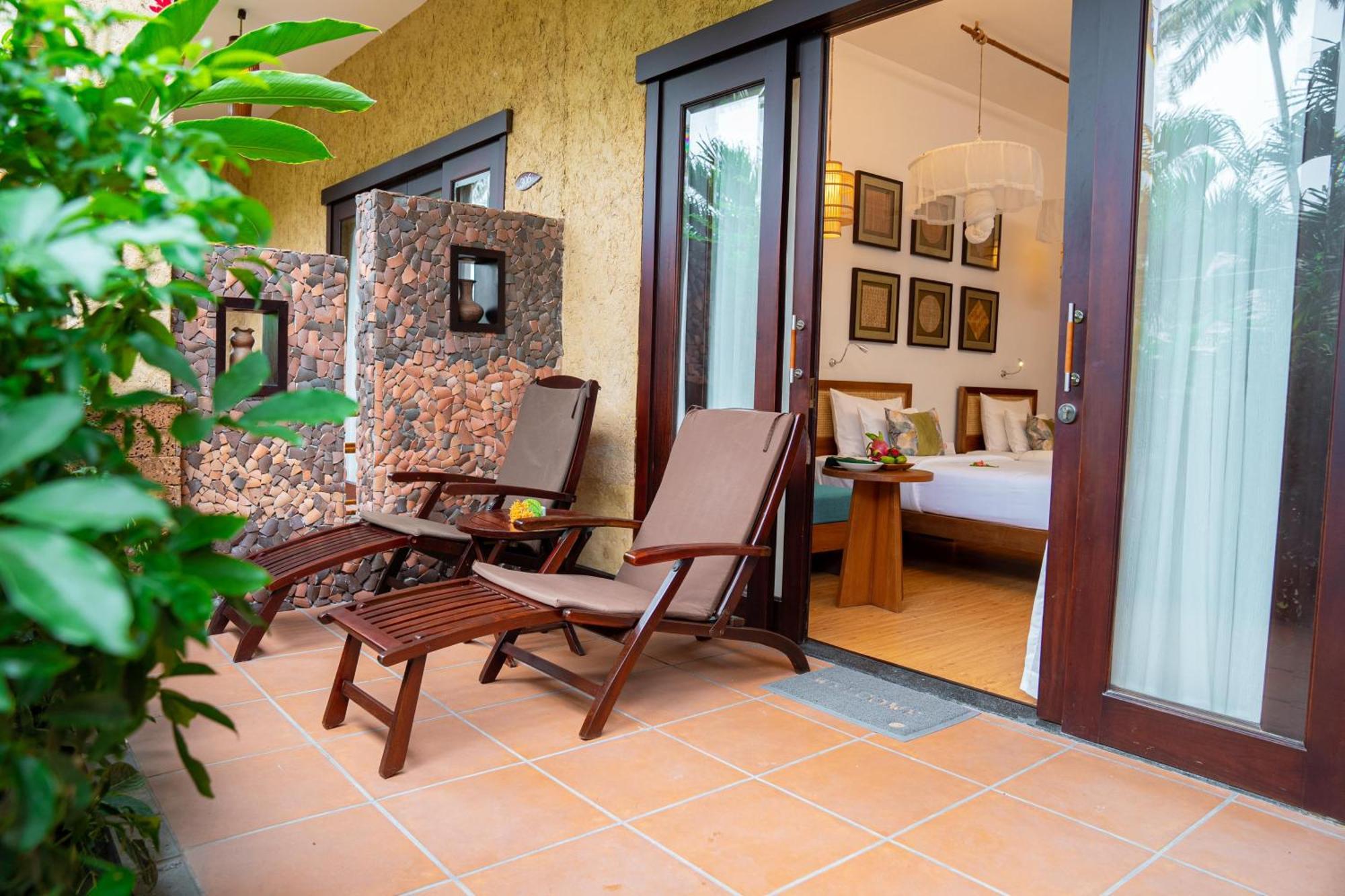 Cozy Double or Twin Room Shared Balcony