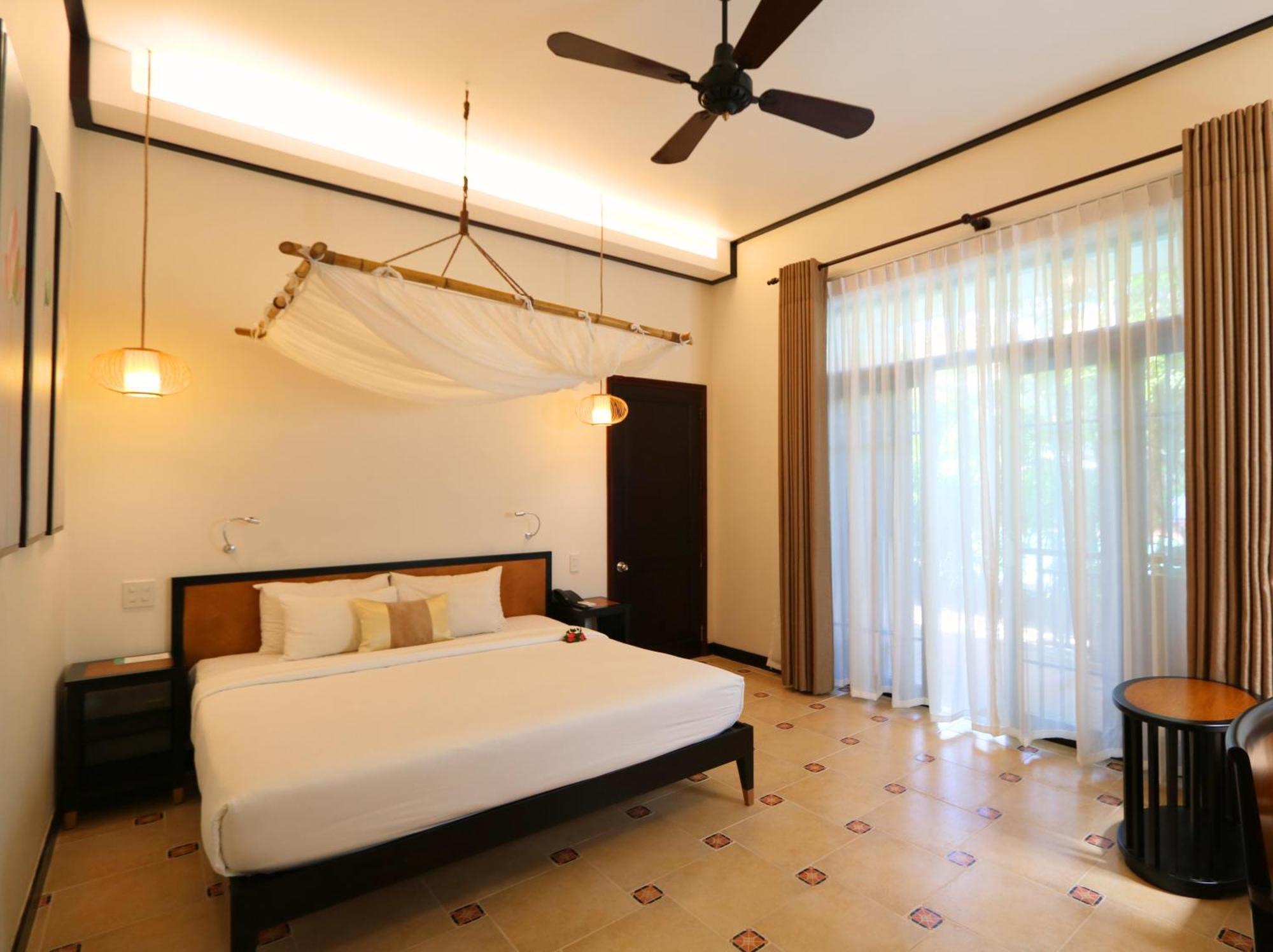 Deluxe Garden View Room