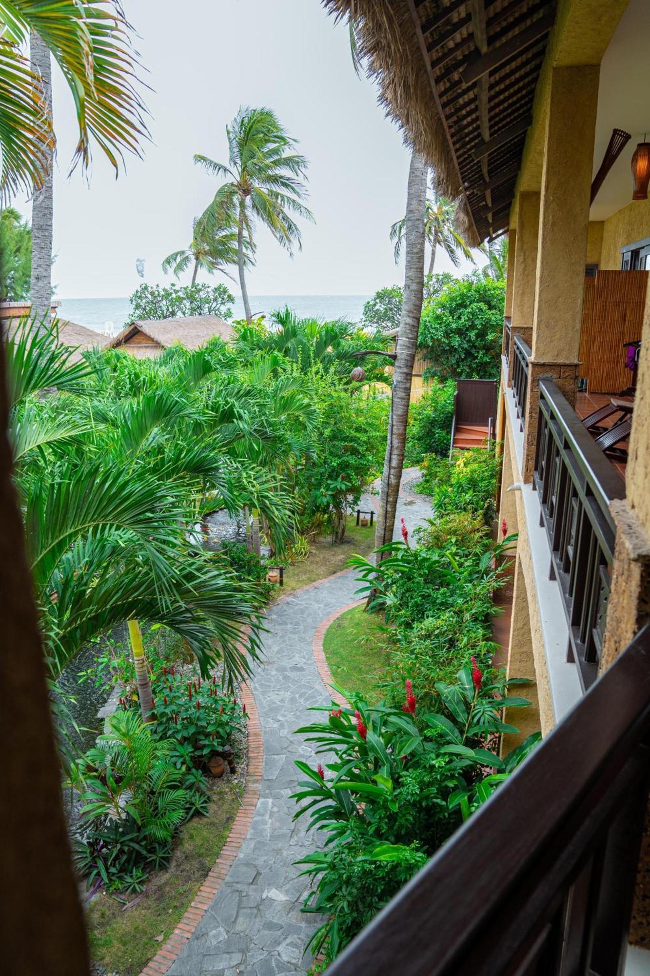 Cozy Double or Twin Room Shared Balcony