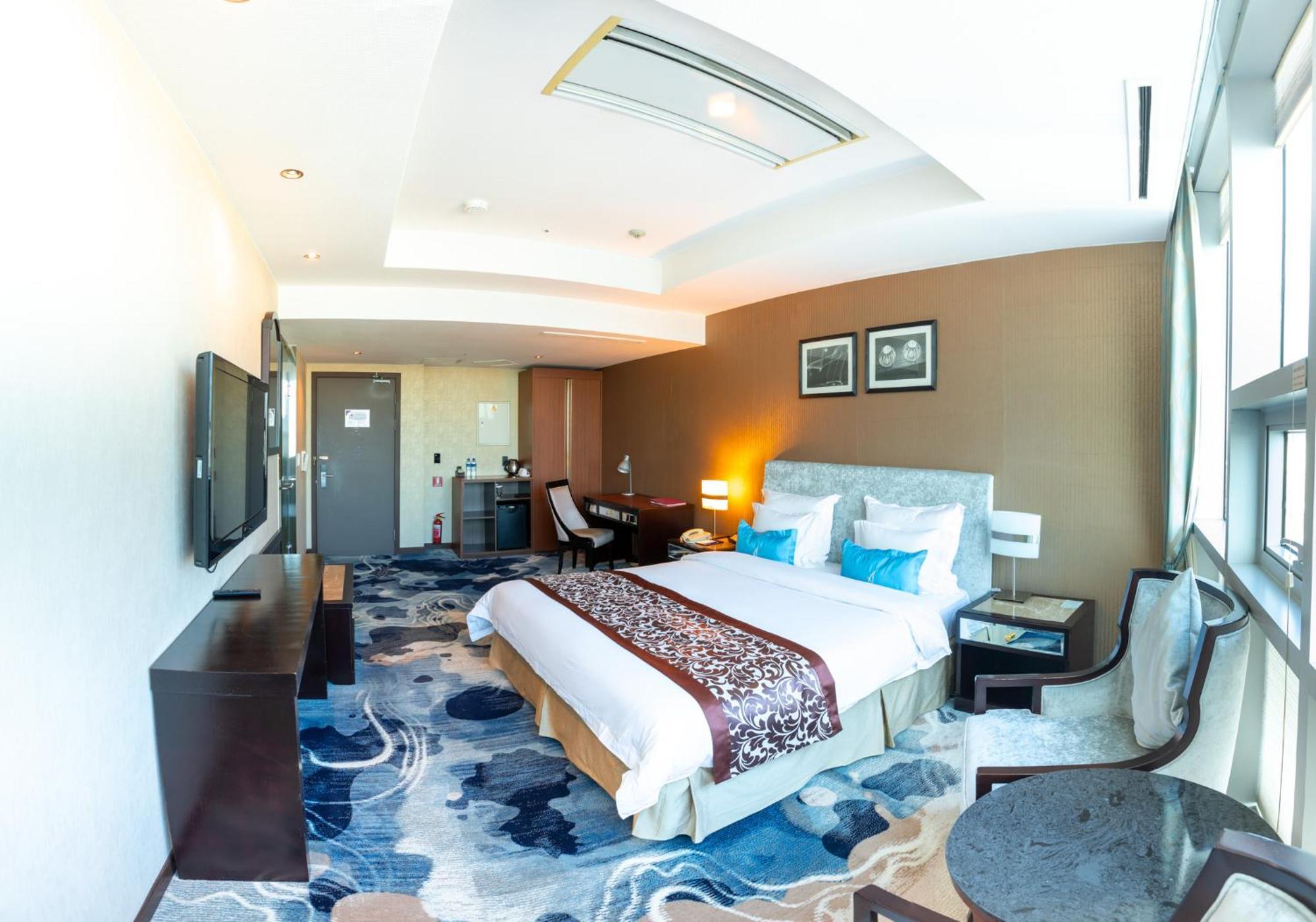 Executive King Room City View