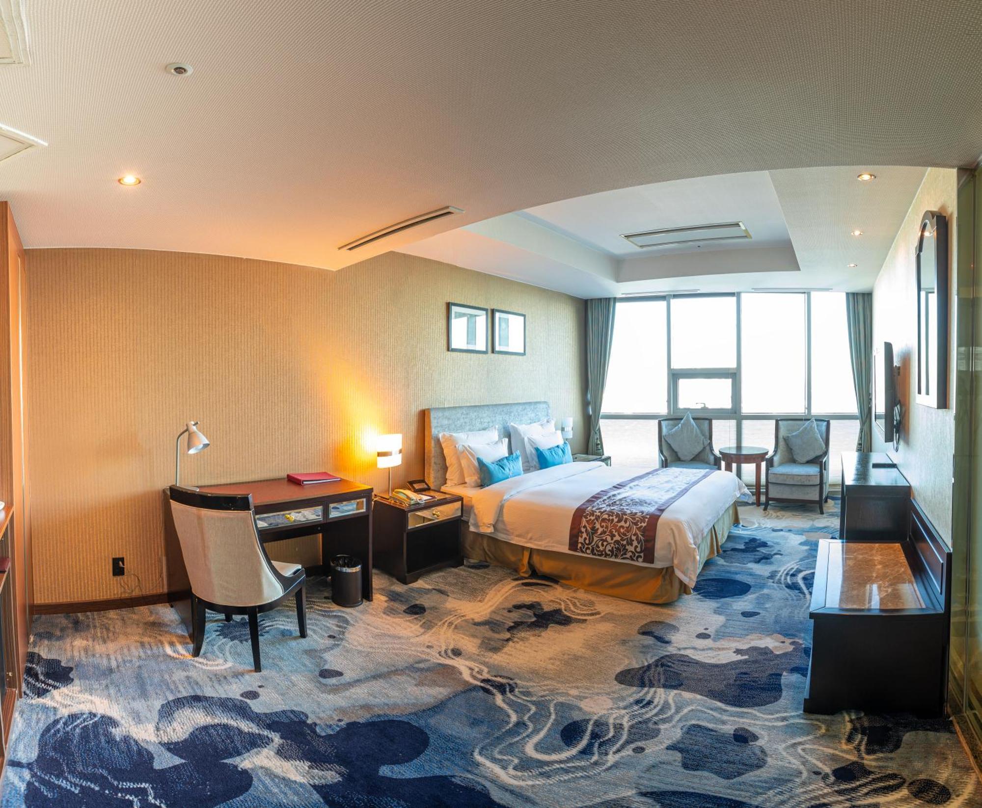Executive King Room City View