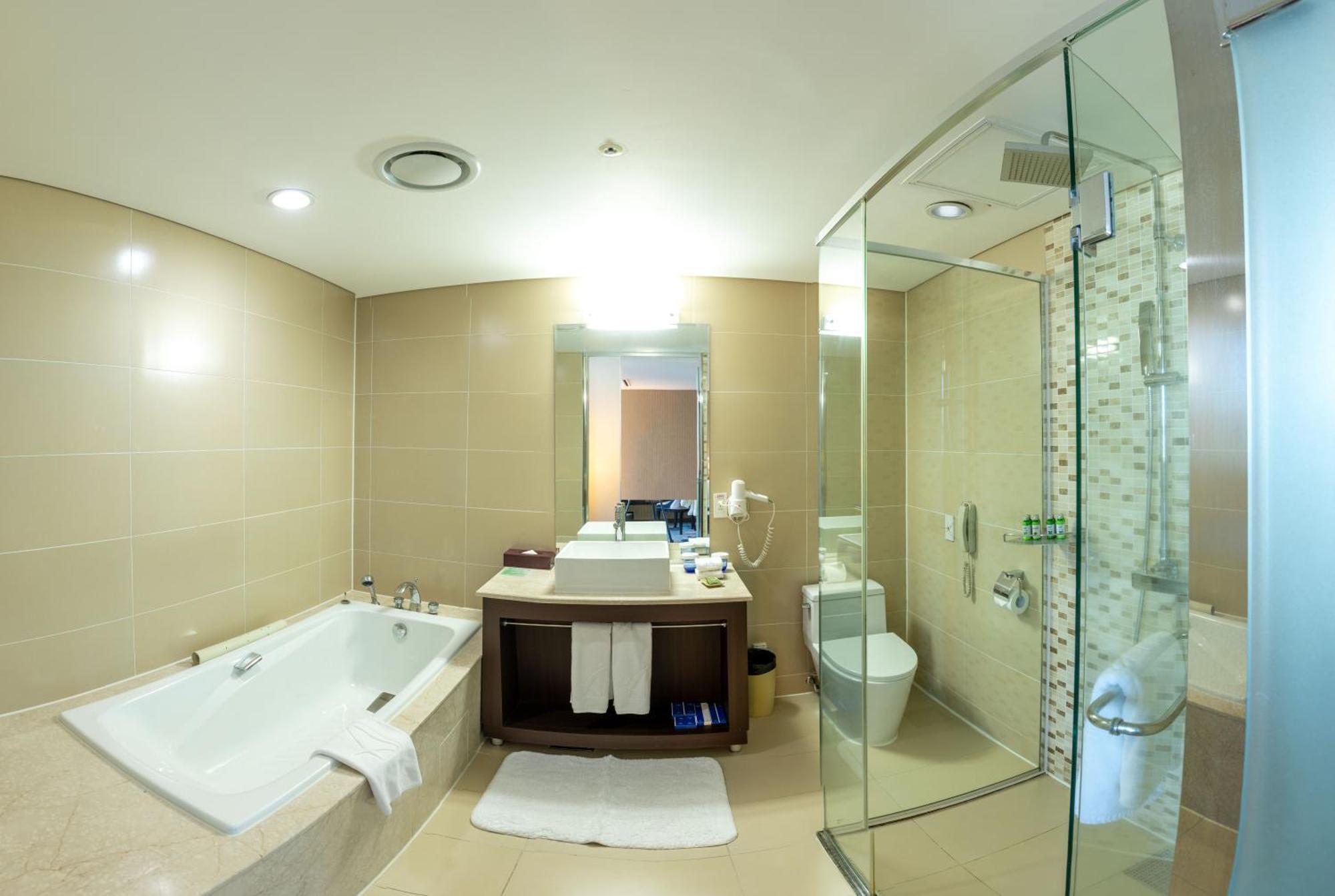 Executive King Room City View