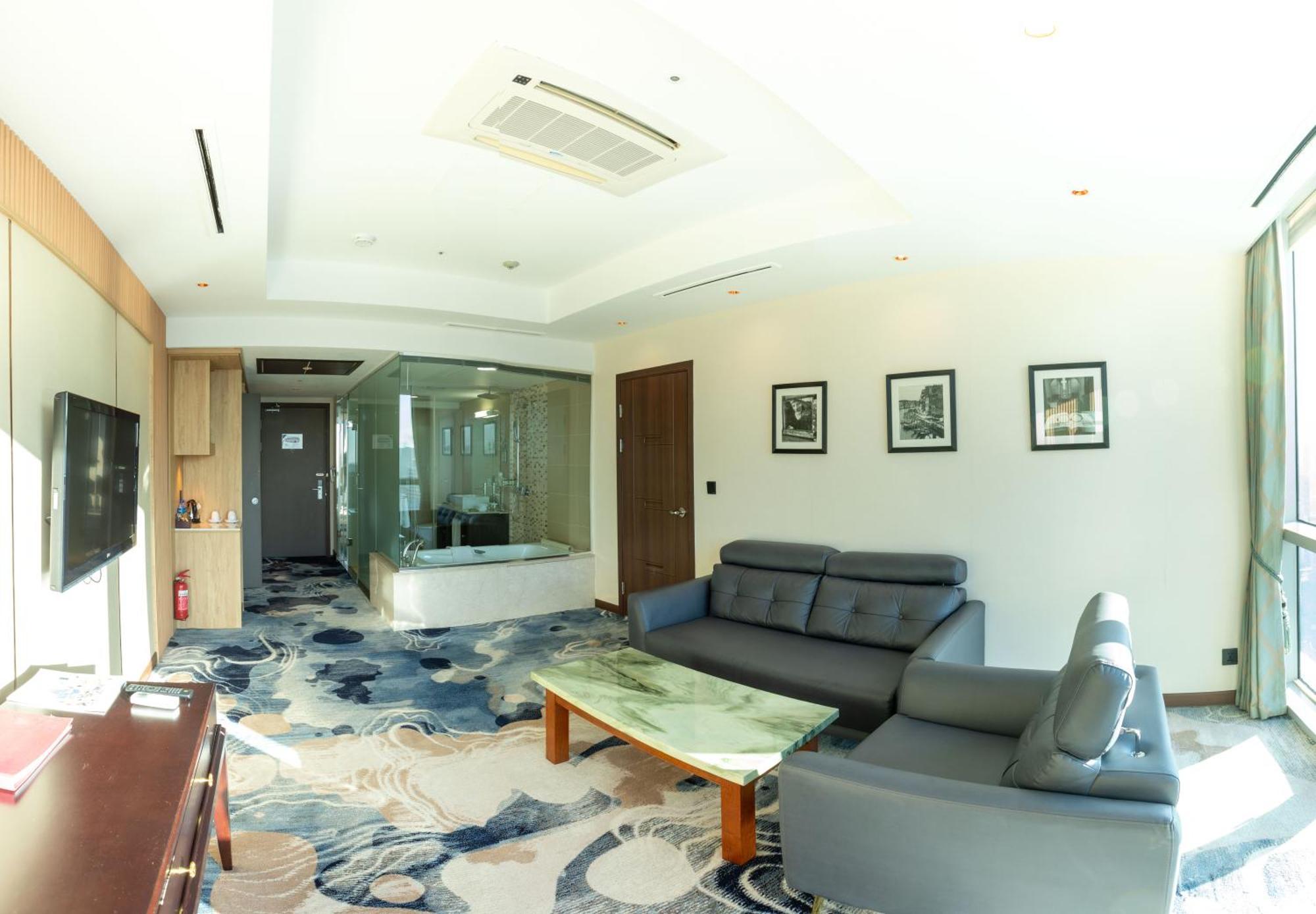 Deluxe Suite Panoramic View