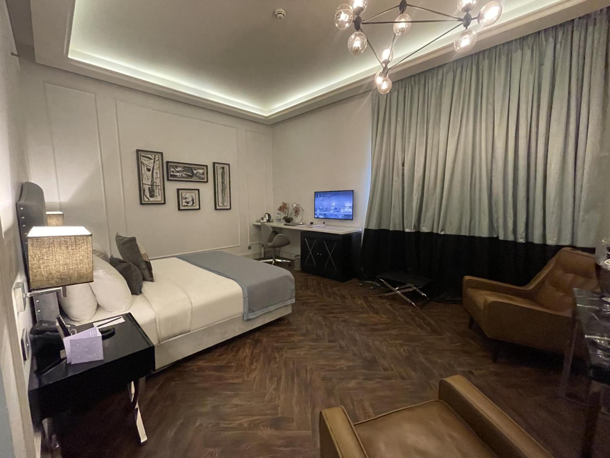 Deluxe Room,1629422424:JPEG