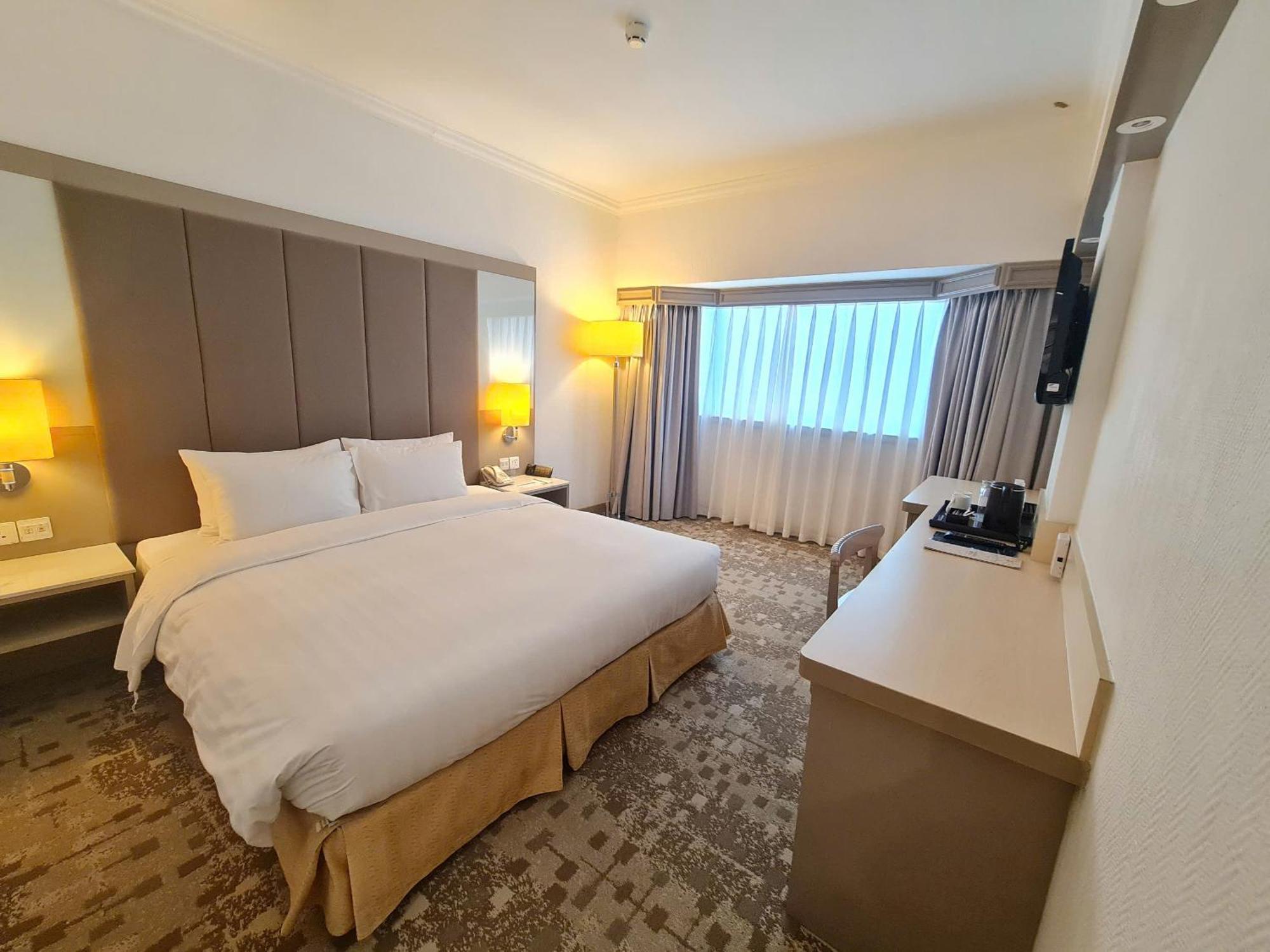 Superior King Room