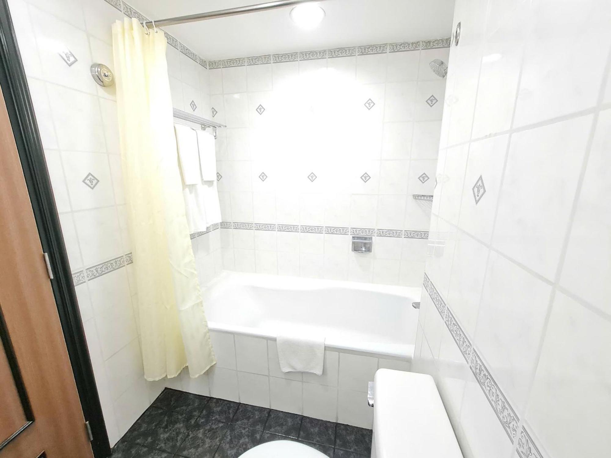 Club Twin Room City View Club Access