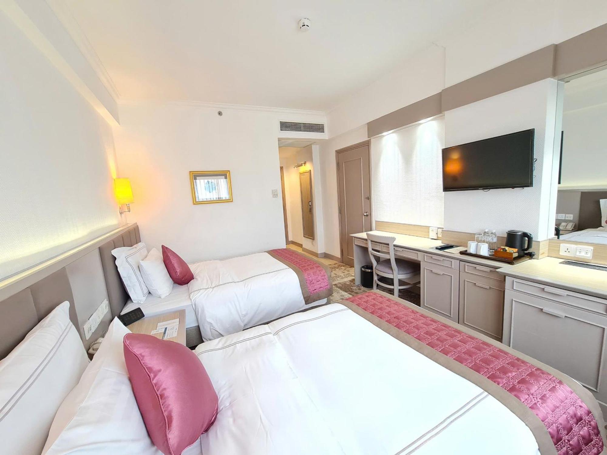 Club Twin Room City View Club Access