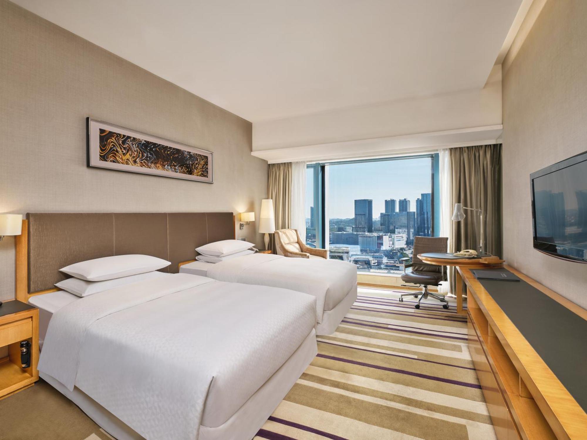 Comfort Room 2 Twin City View