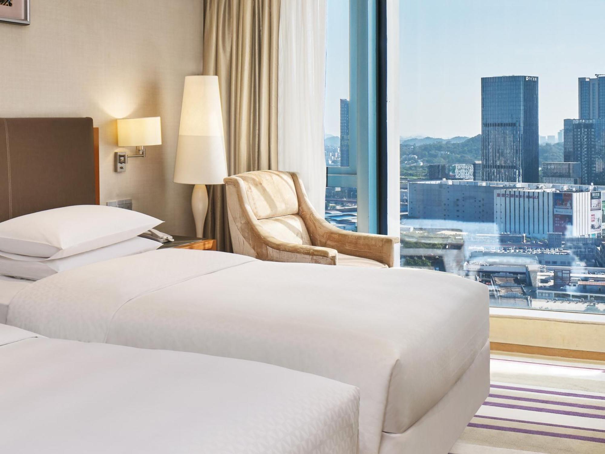 Comfort Room 2 Twin City View