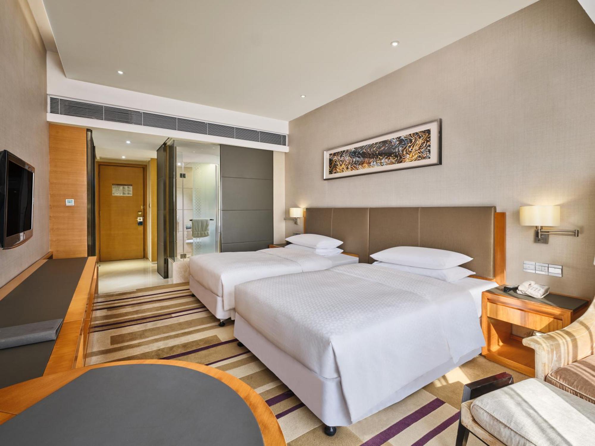 Comfort Room 2 Twin City View