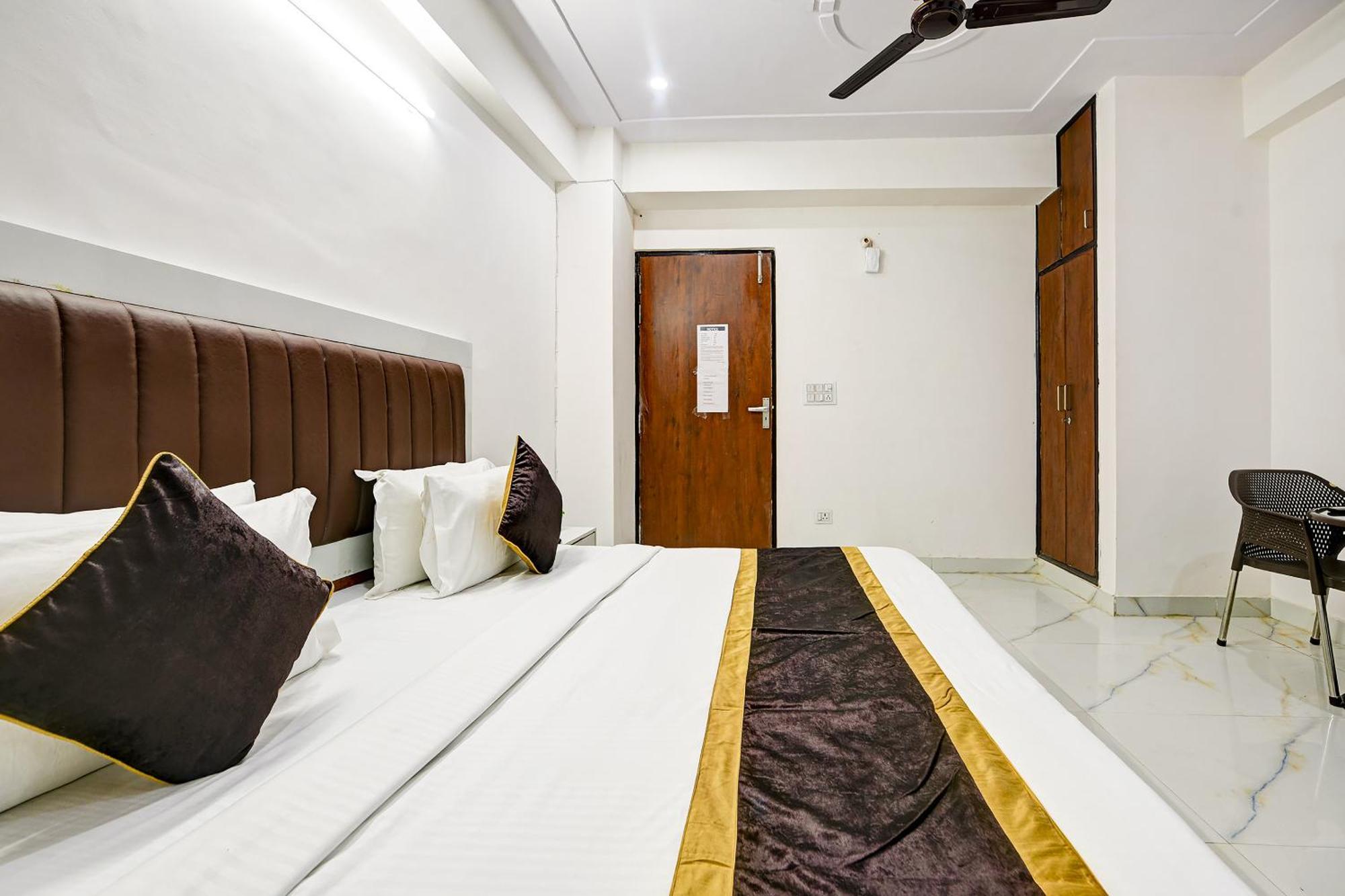 Deluxe Room,1633955431:JPEG