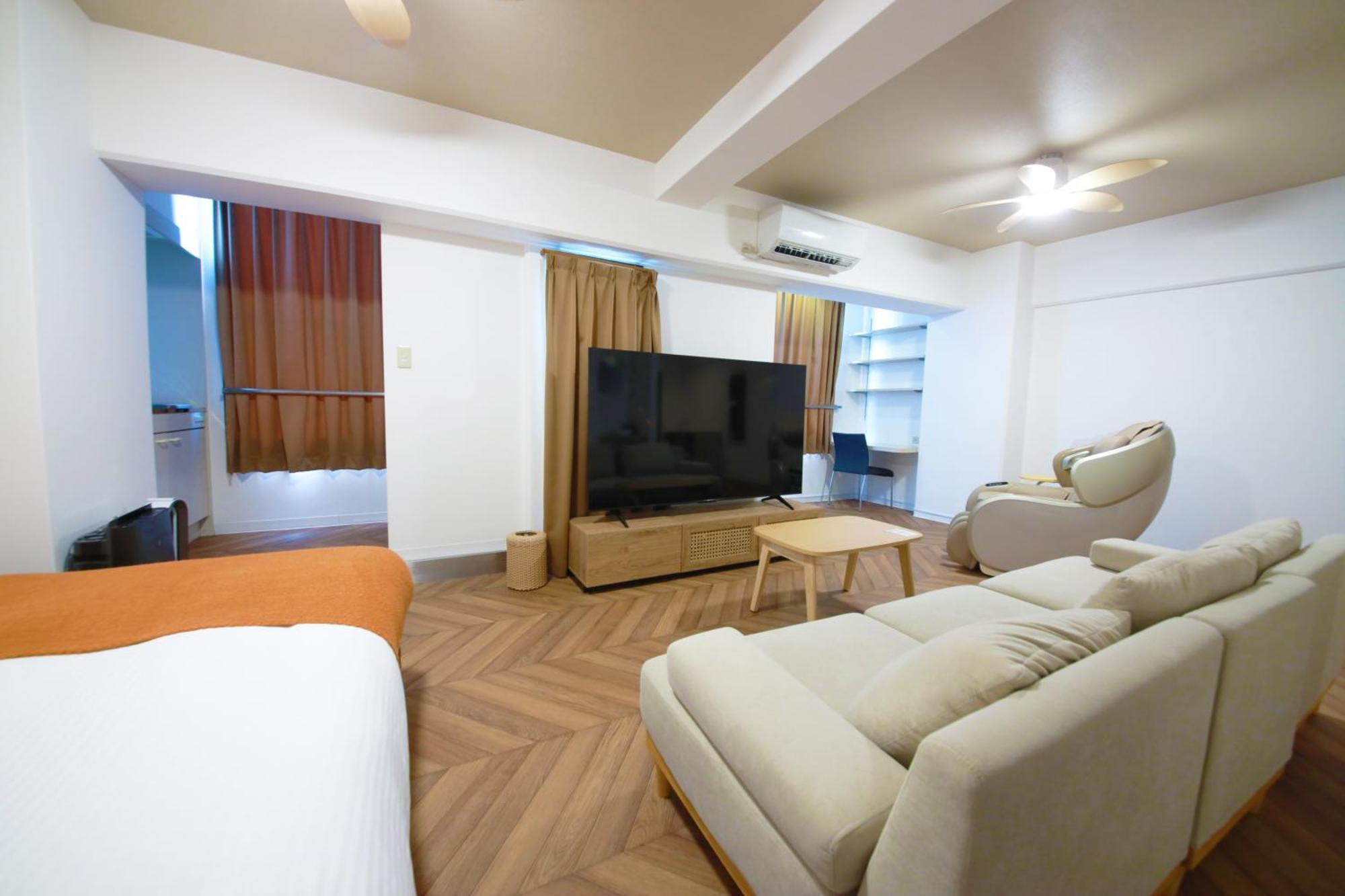 Junior Suite Room 1 Queen Bed 1 Sofa Non-Smoking Cleaning Fee Extra No Cleaning Consecutive Stays