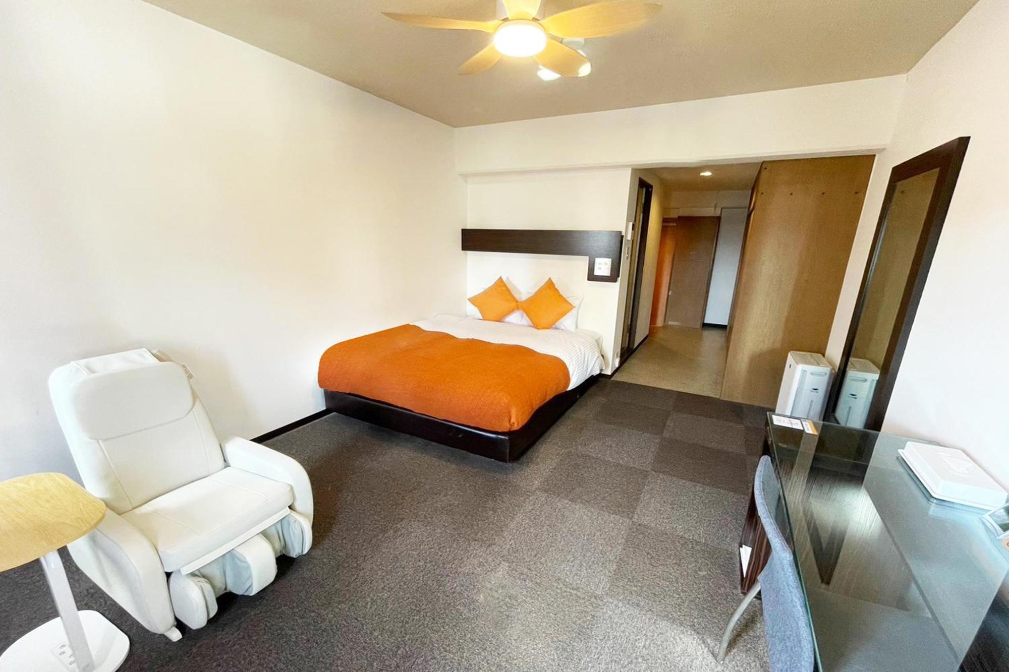Standard Room (1 Double Bed and 1 Massage Chair) - Non-Smoking - Cleaning Fee Extra - No Cleaning for Consecutive Night Stays