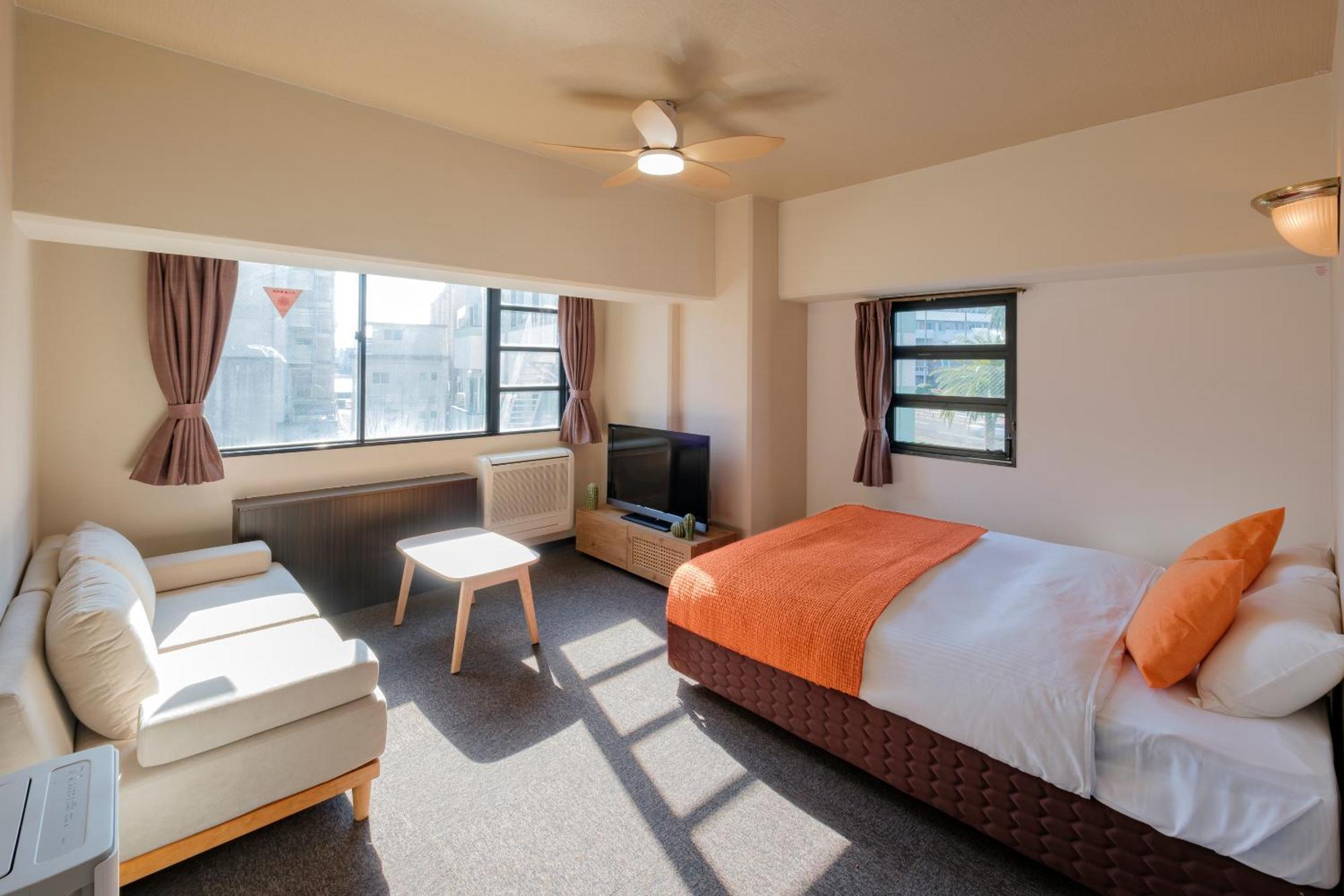 Deluxe Room 1 Double Bed 1 Queen Bed 1 Sofa Kitchen Non-Smoking Cleaning Fee Extra No Cleaning Consecutive Stays