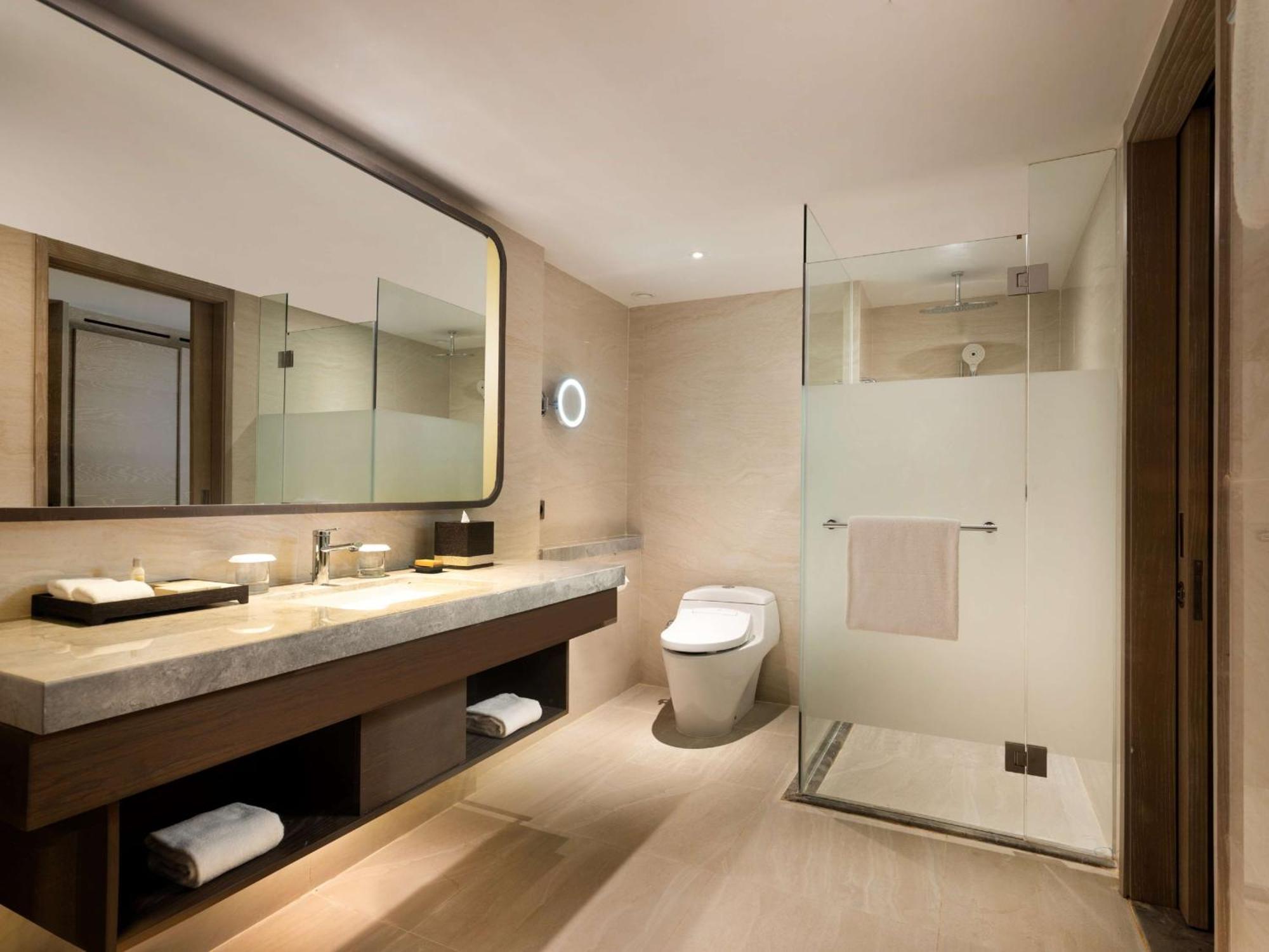 Suite met Kingsize Bed en Terras - Uitzicht op de Oceaan