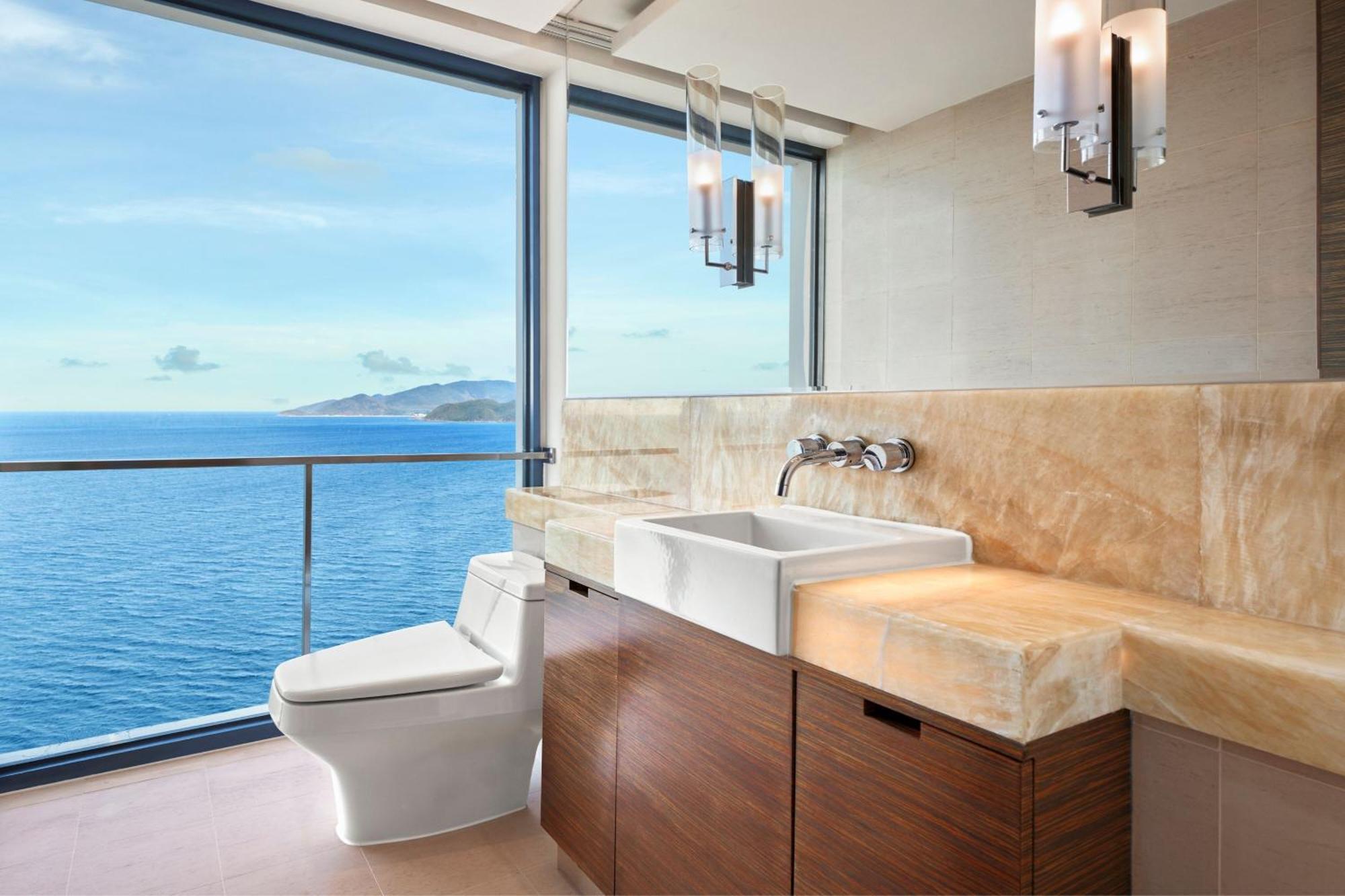 One-Bedroom Executive Suite Ocean View Balcony
