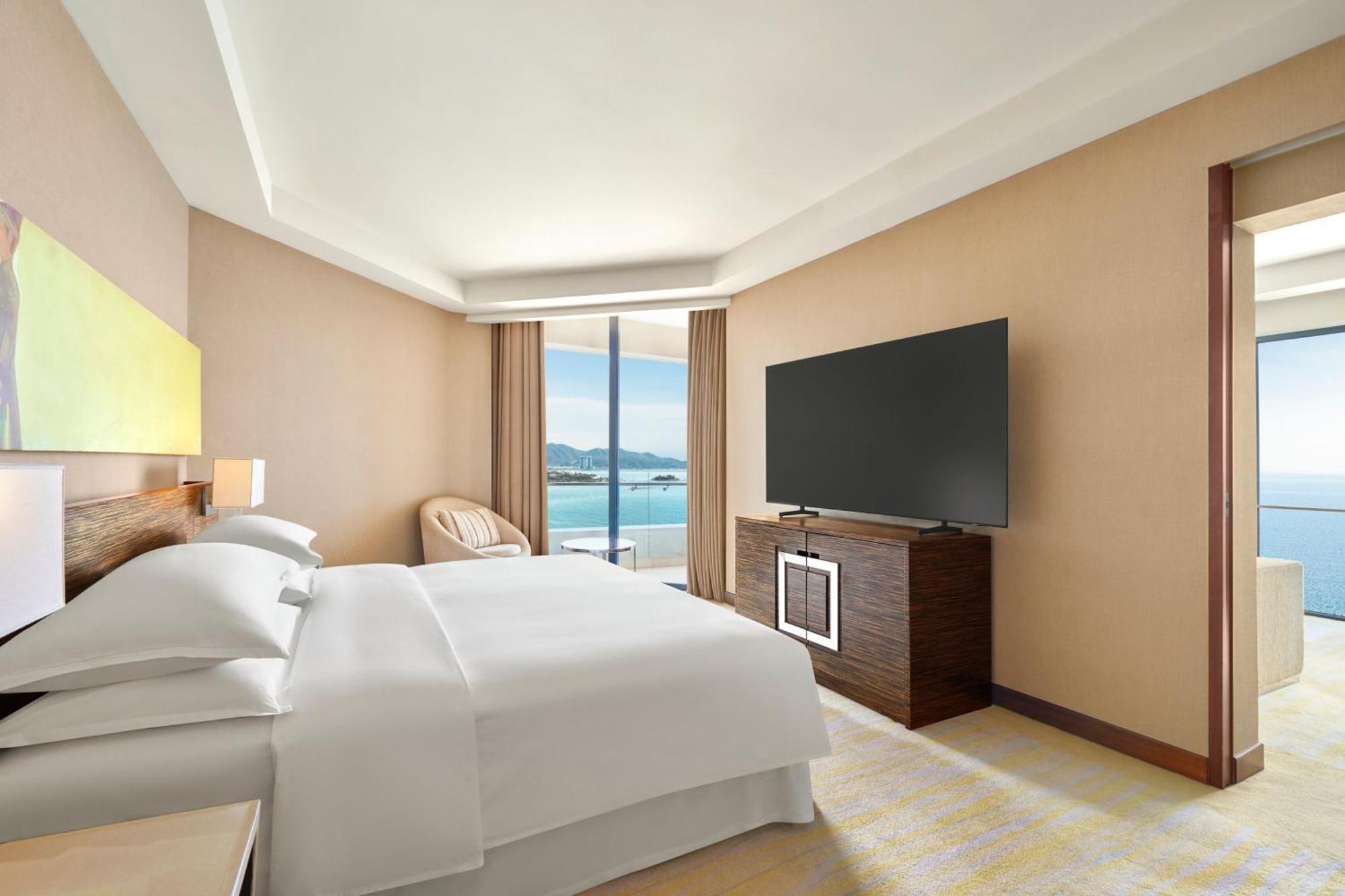 One-Bedroom Executive Suite Ocean View Balcony