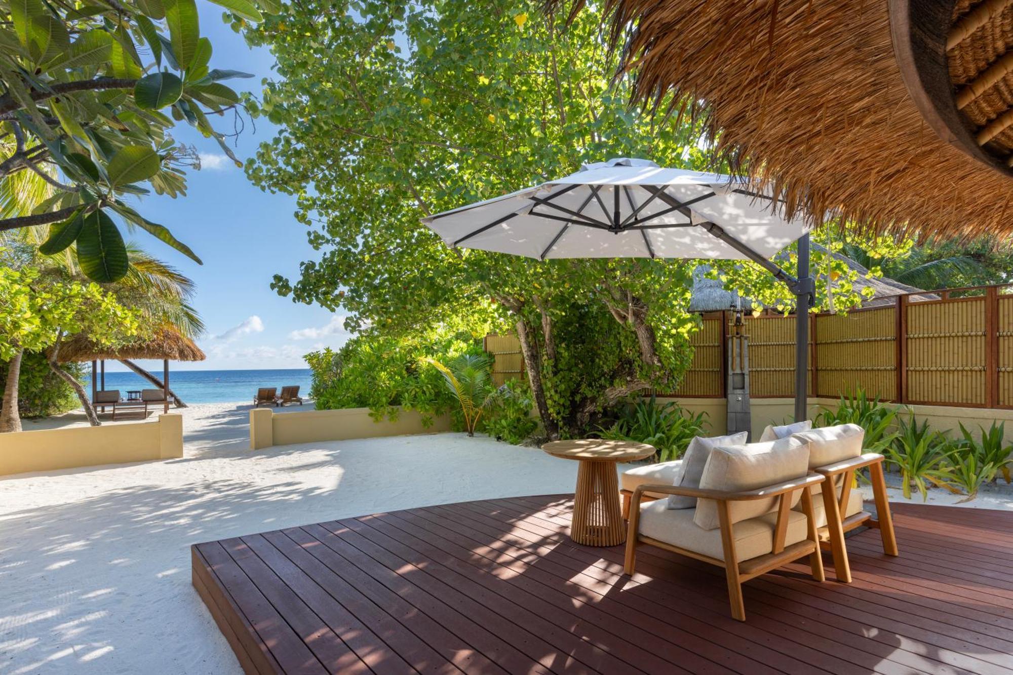 Poolvilla zum Meer mit Blick auf den Sonnenuntergang und kostenlosem Transfer