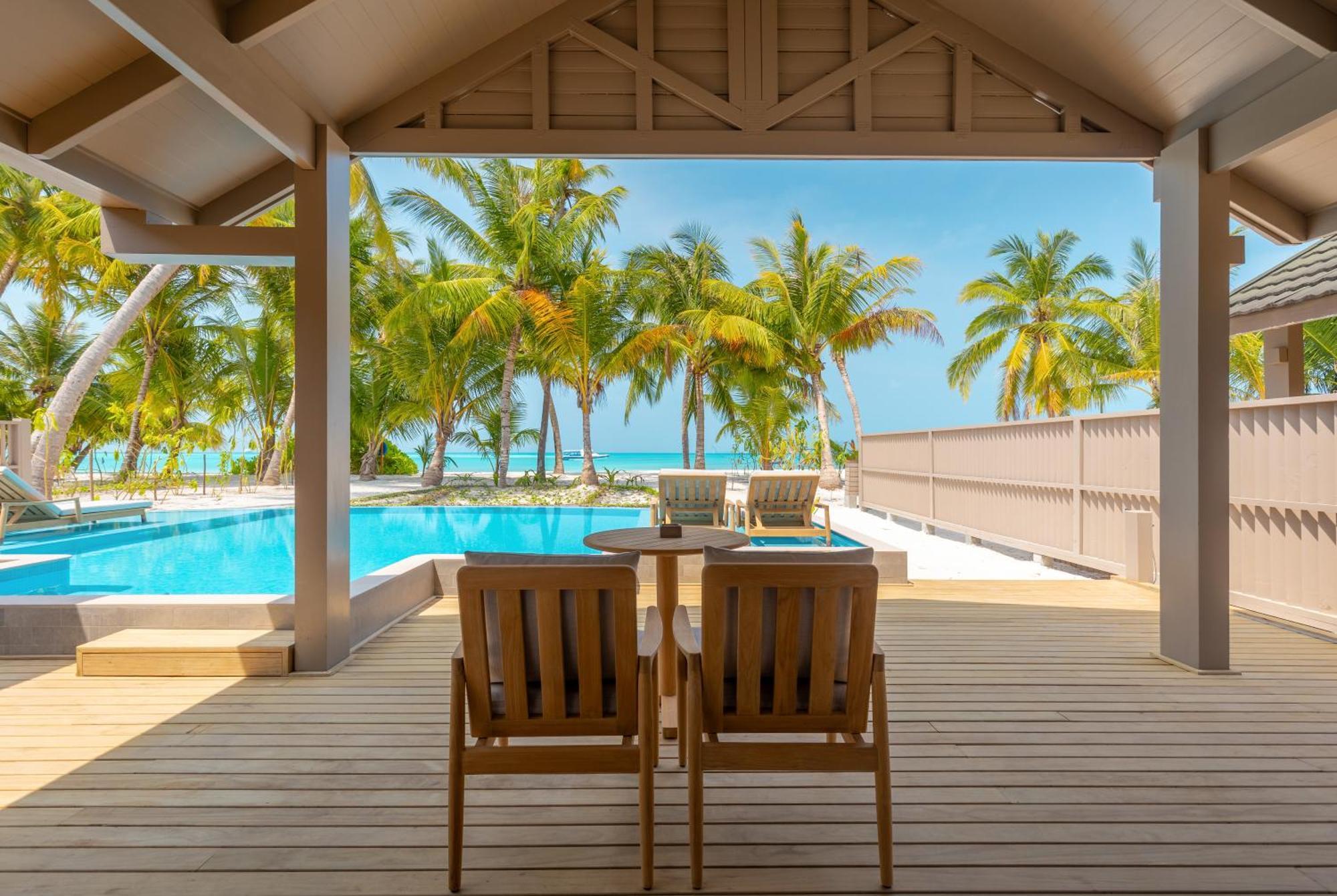Villa sulla Spiaggia con 2 Camere da Letto e Piscina