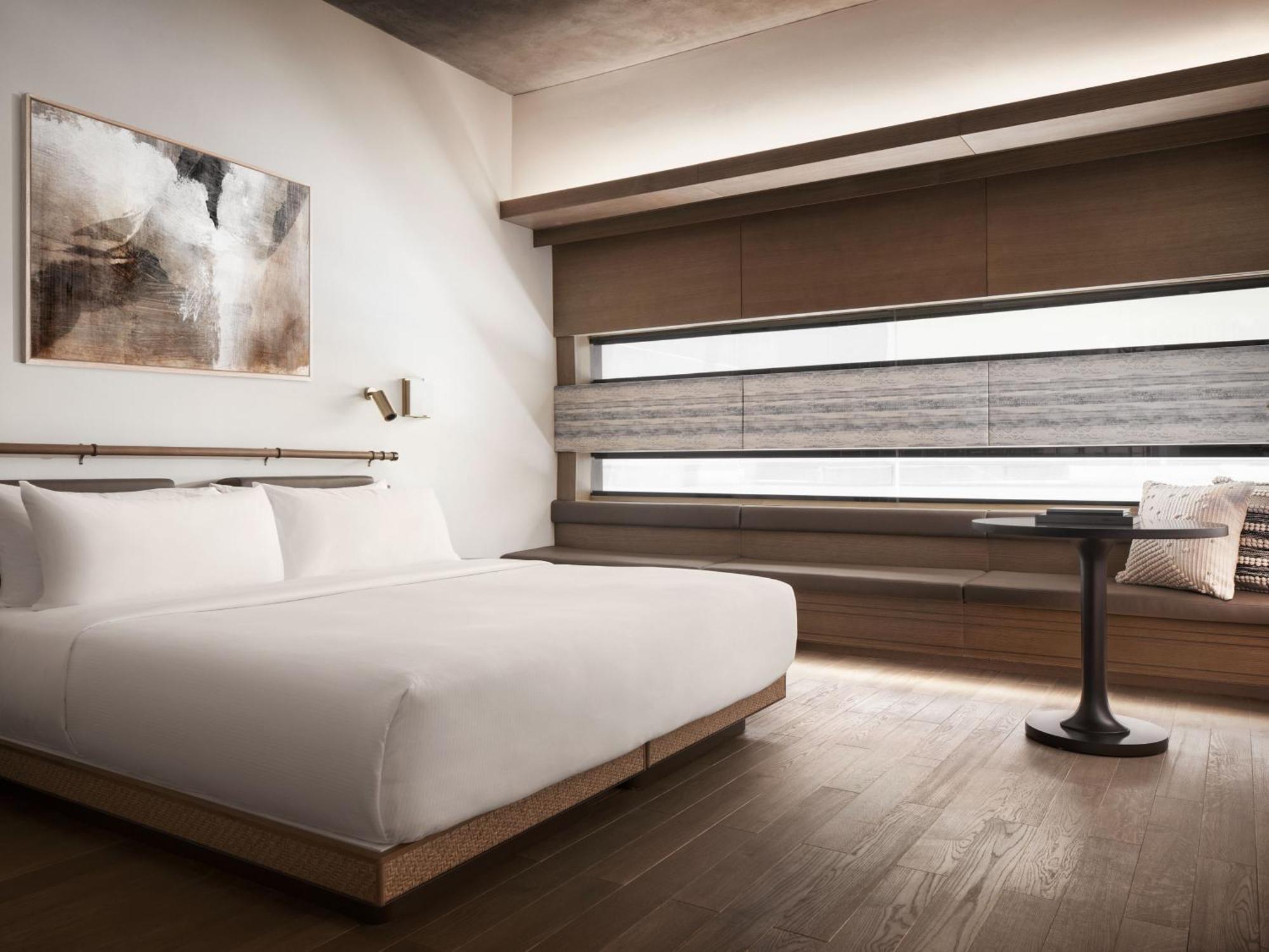 Atrium King Bed