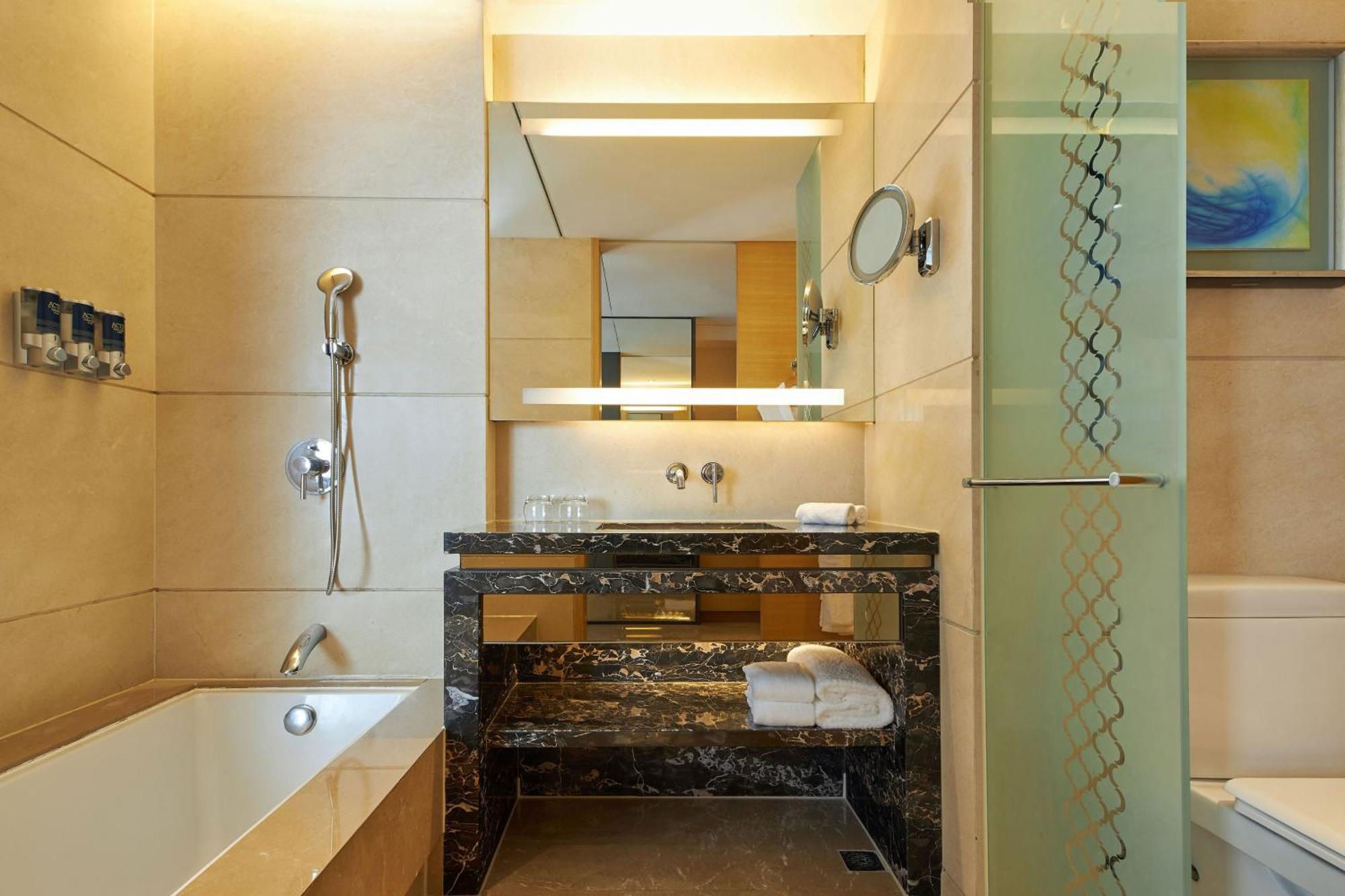 Deluxe Room 2 Twin City View