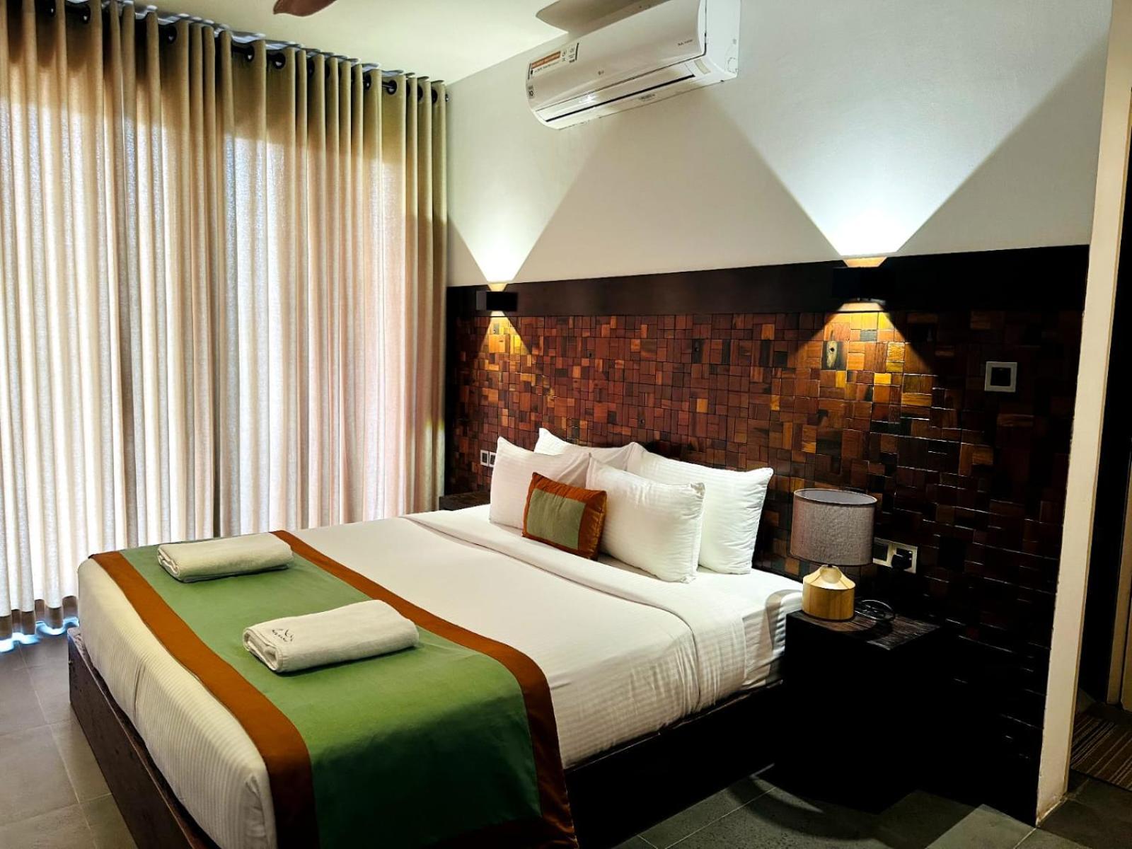Deluxe Double Room Bath