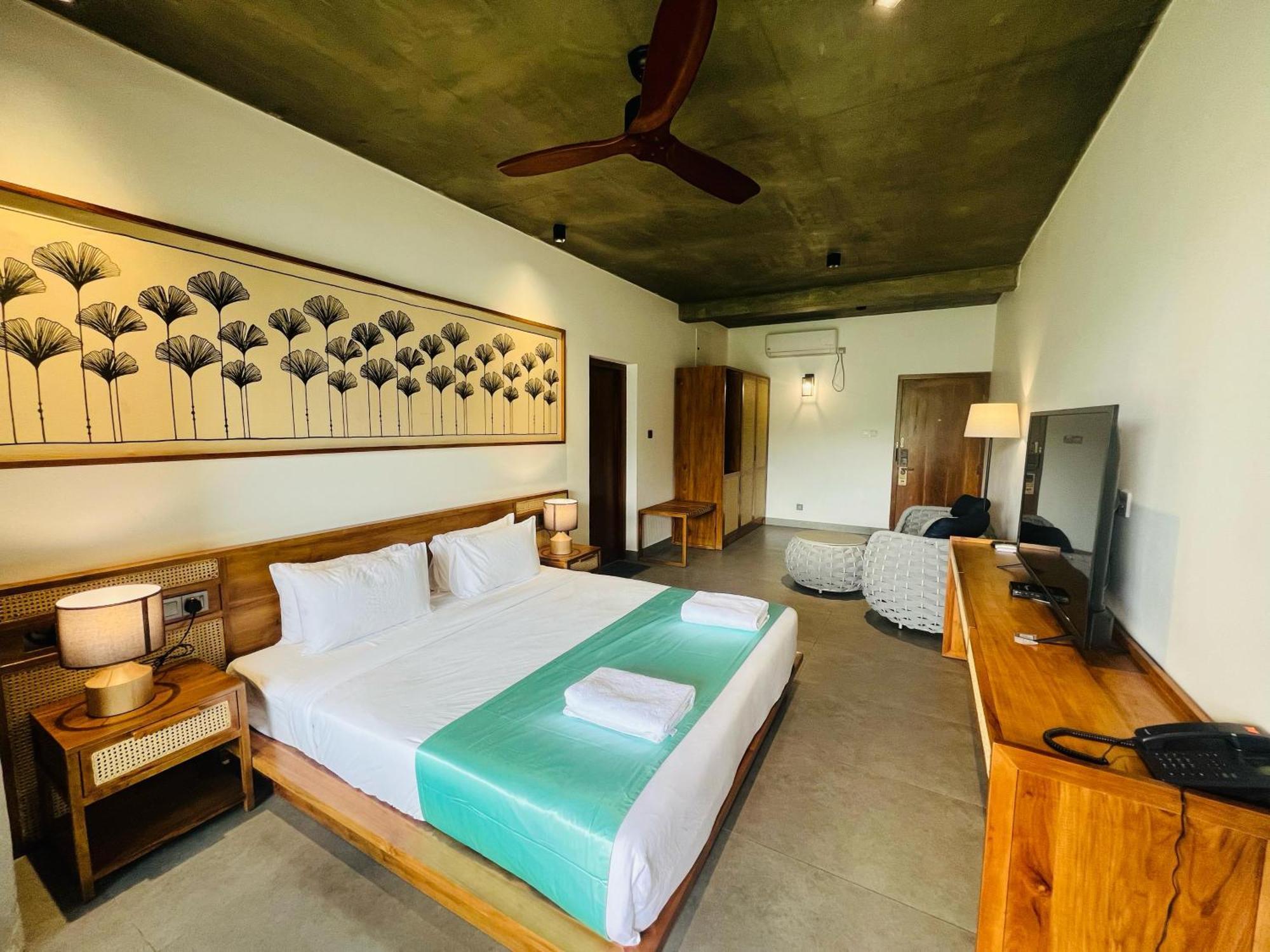 Deluxe King Room