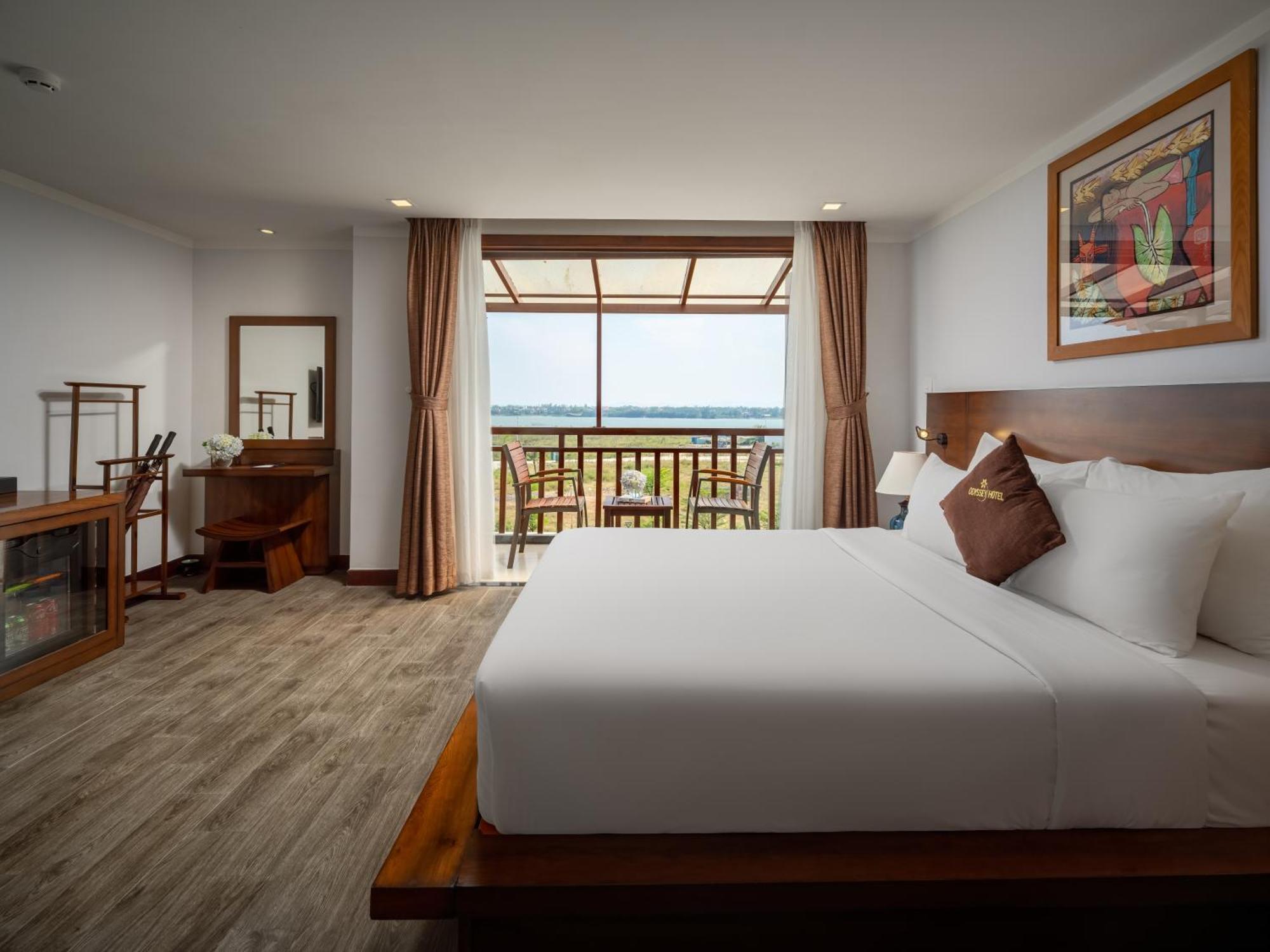 Deluxe Double or Twin Room Balcony River View