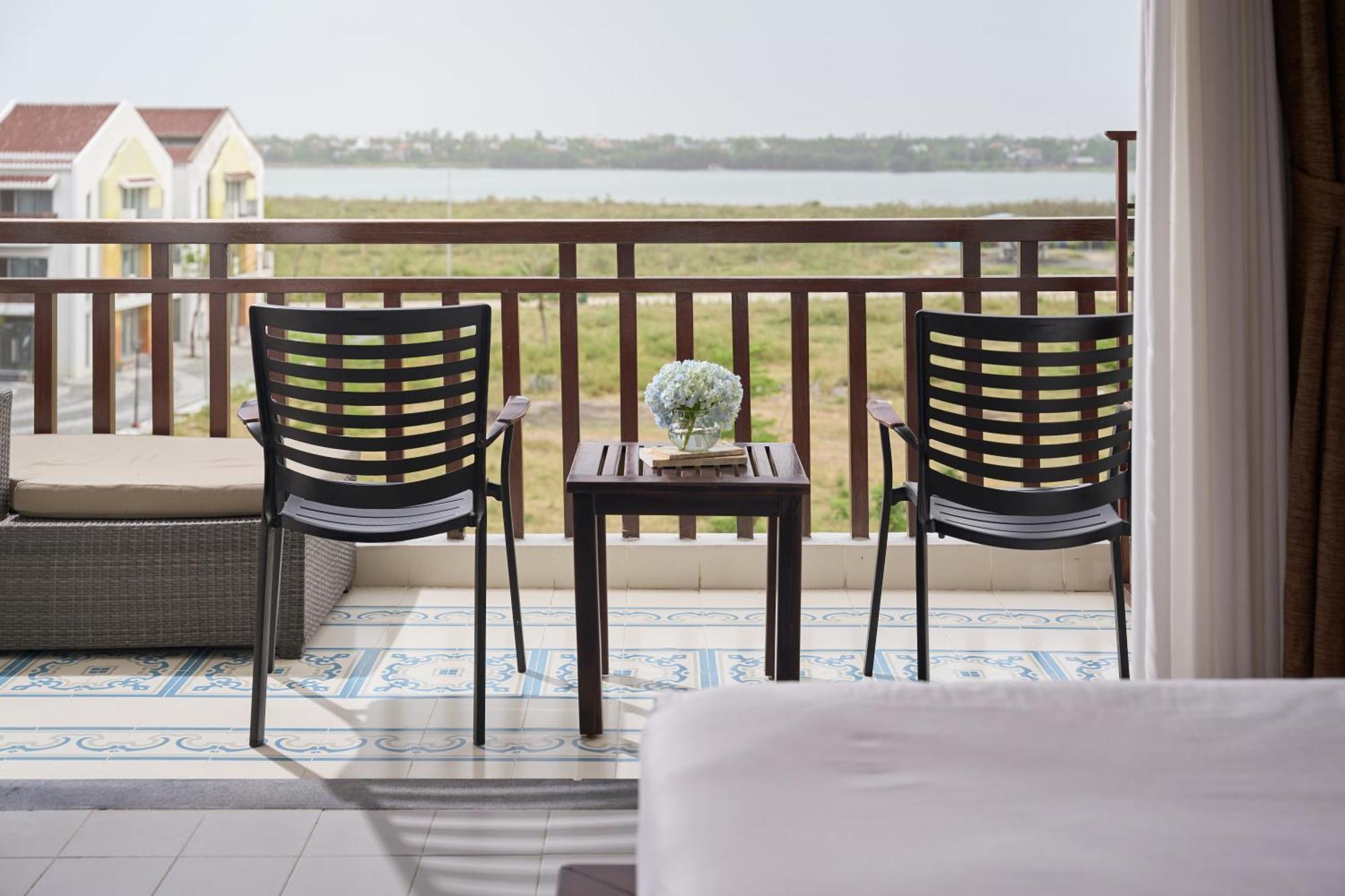 Deluxe Double or Twin Room Balcony River View