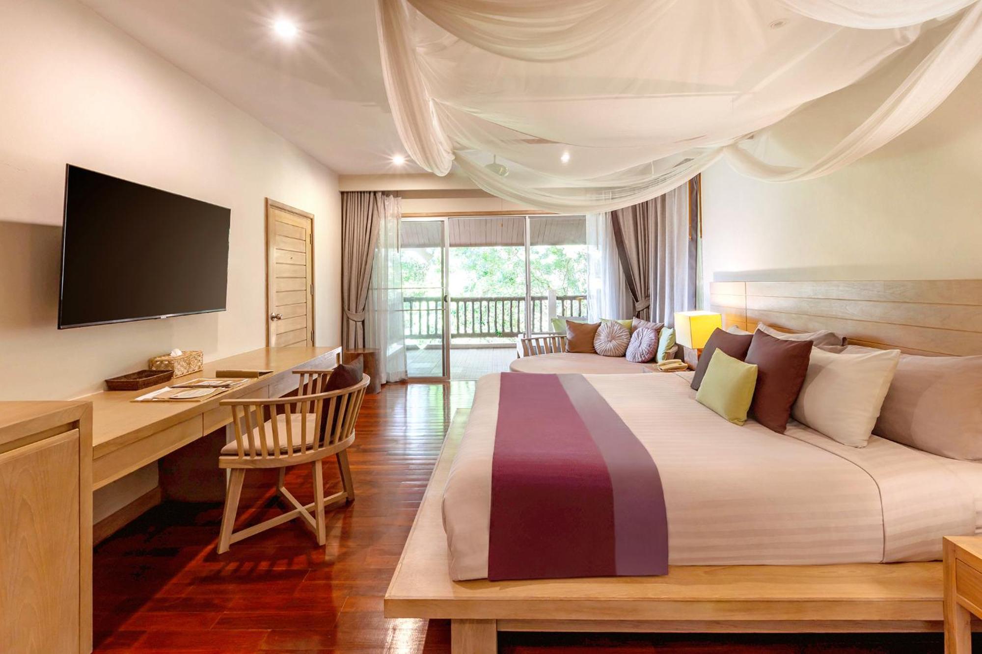 Grand Ocean Chalet Suite