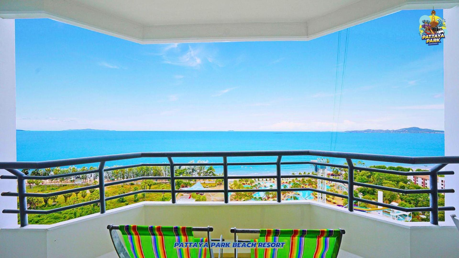 Mini Suite Room Tower Wing with Water Park Access