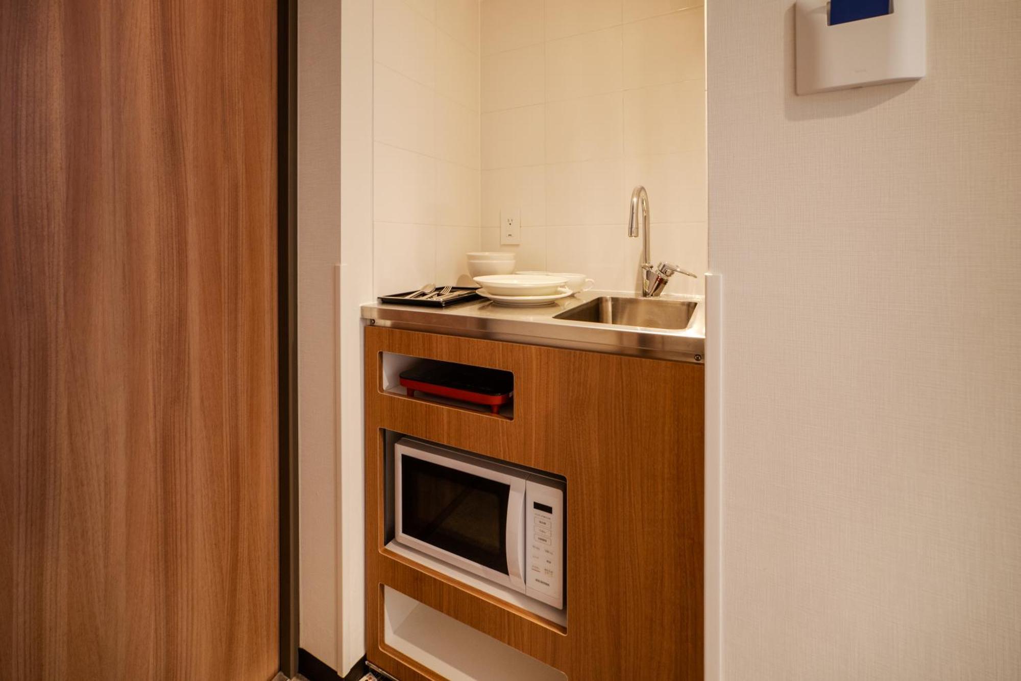 Renewal Standard Double Room with Microwave - Non-Smoking