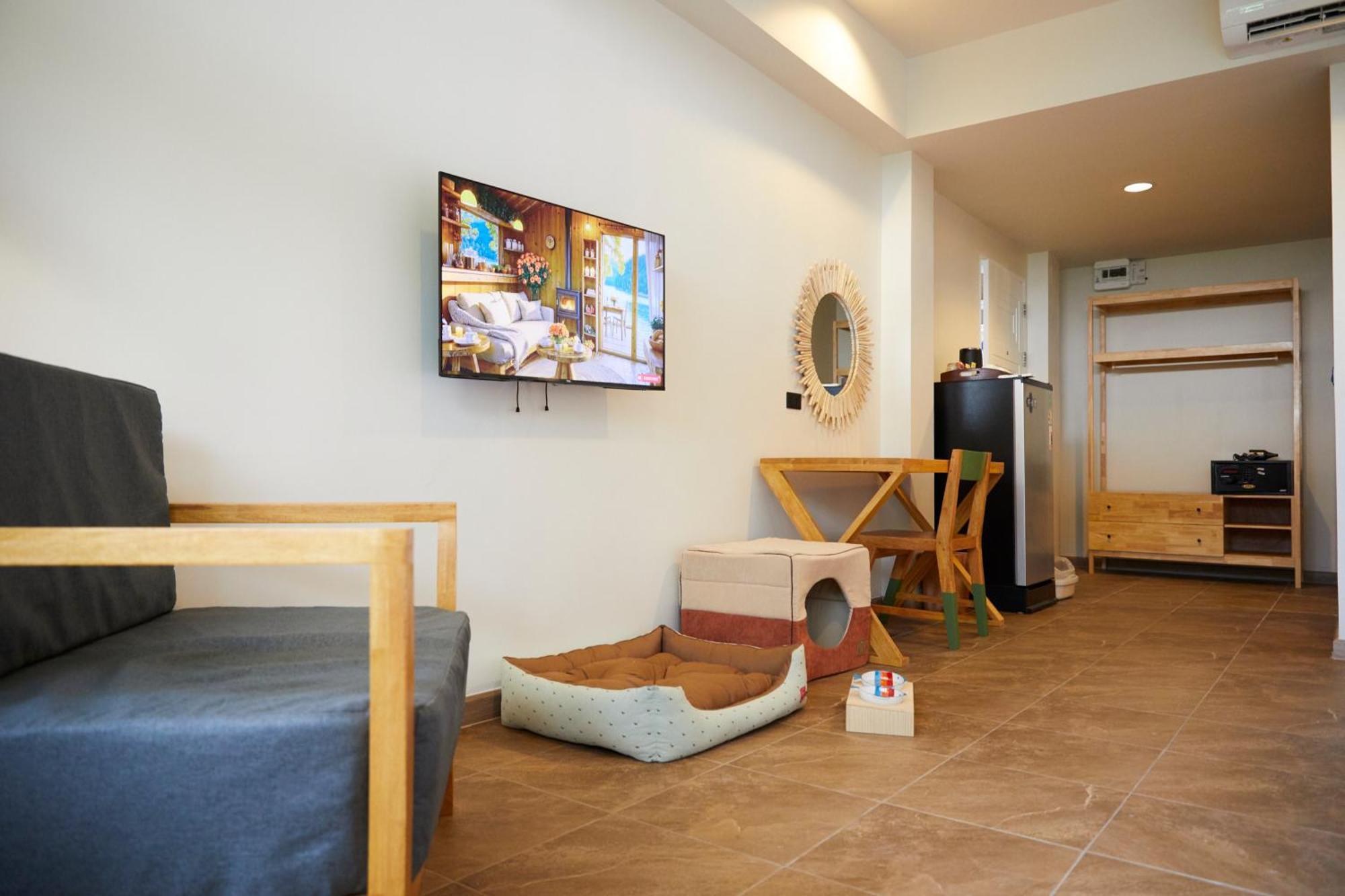 Pet-Friendly Signature Room