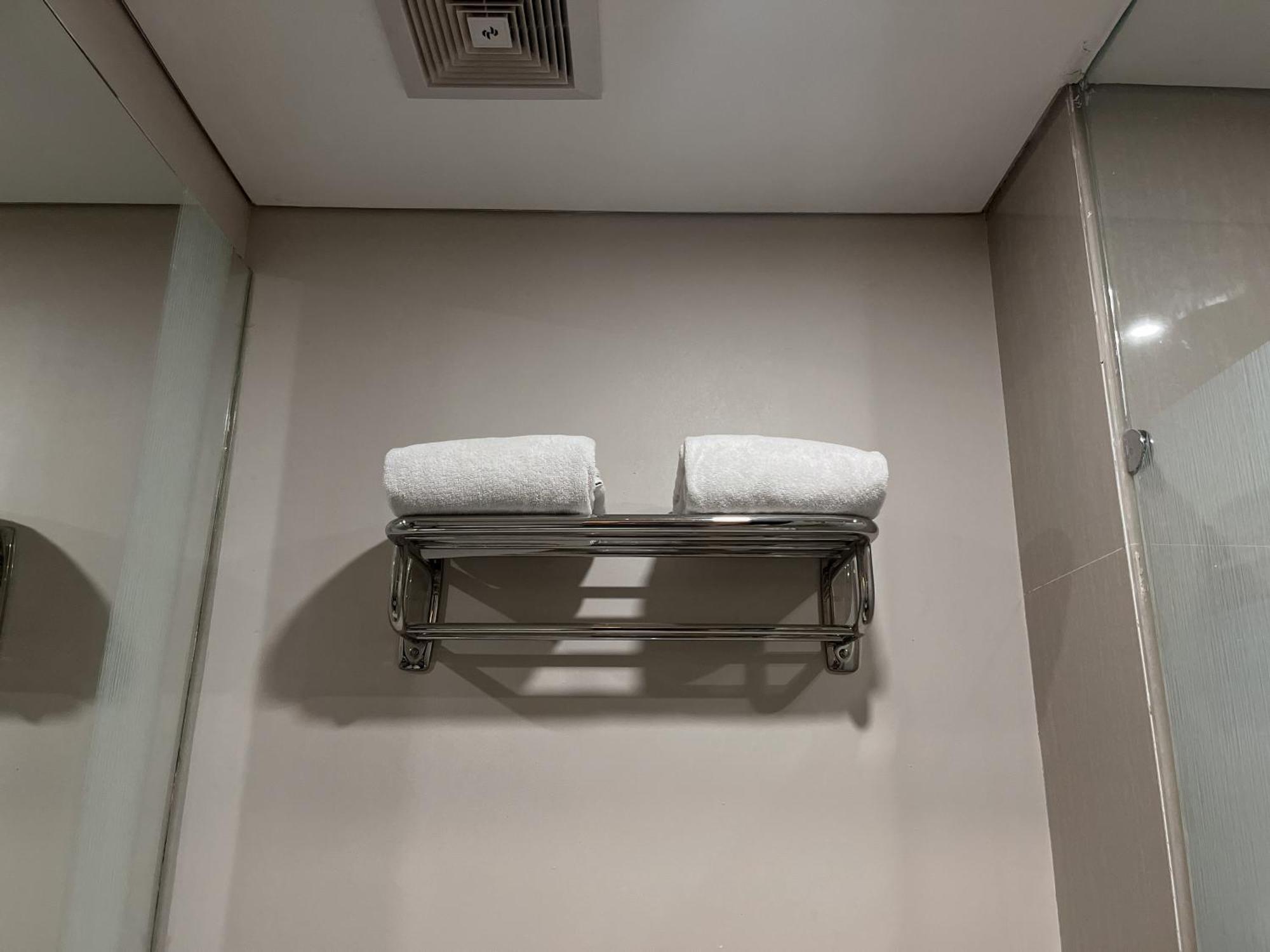 Superior Room King Bed,1688839171:JPEG