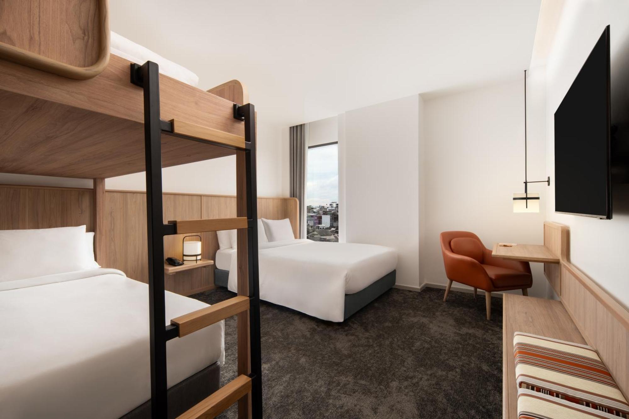 Camera Queen Spaziosa con Letto a Castello