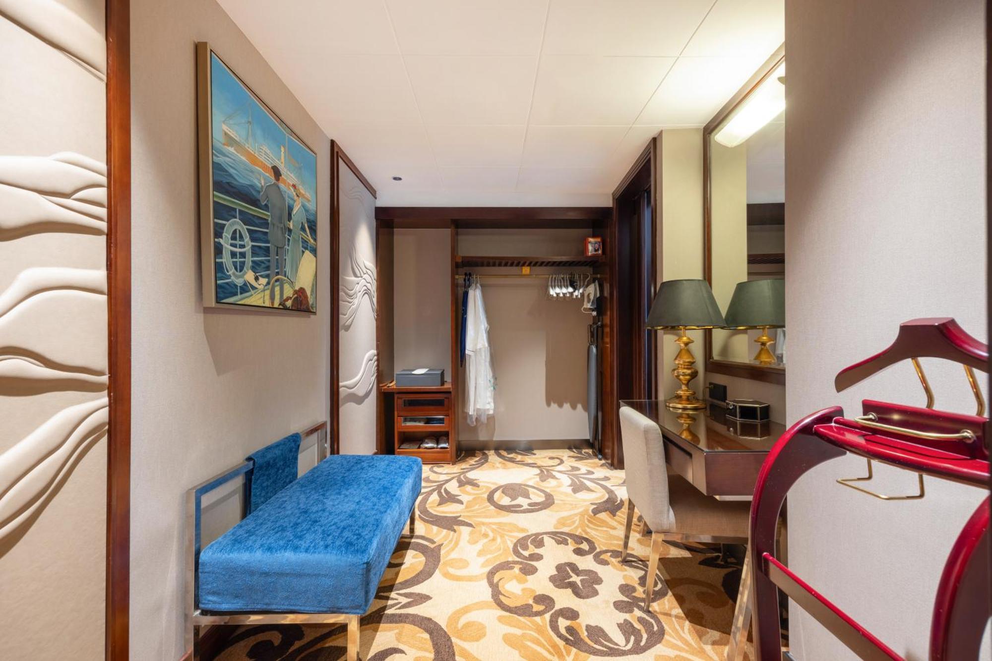 Ocean Superior Business suite room