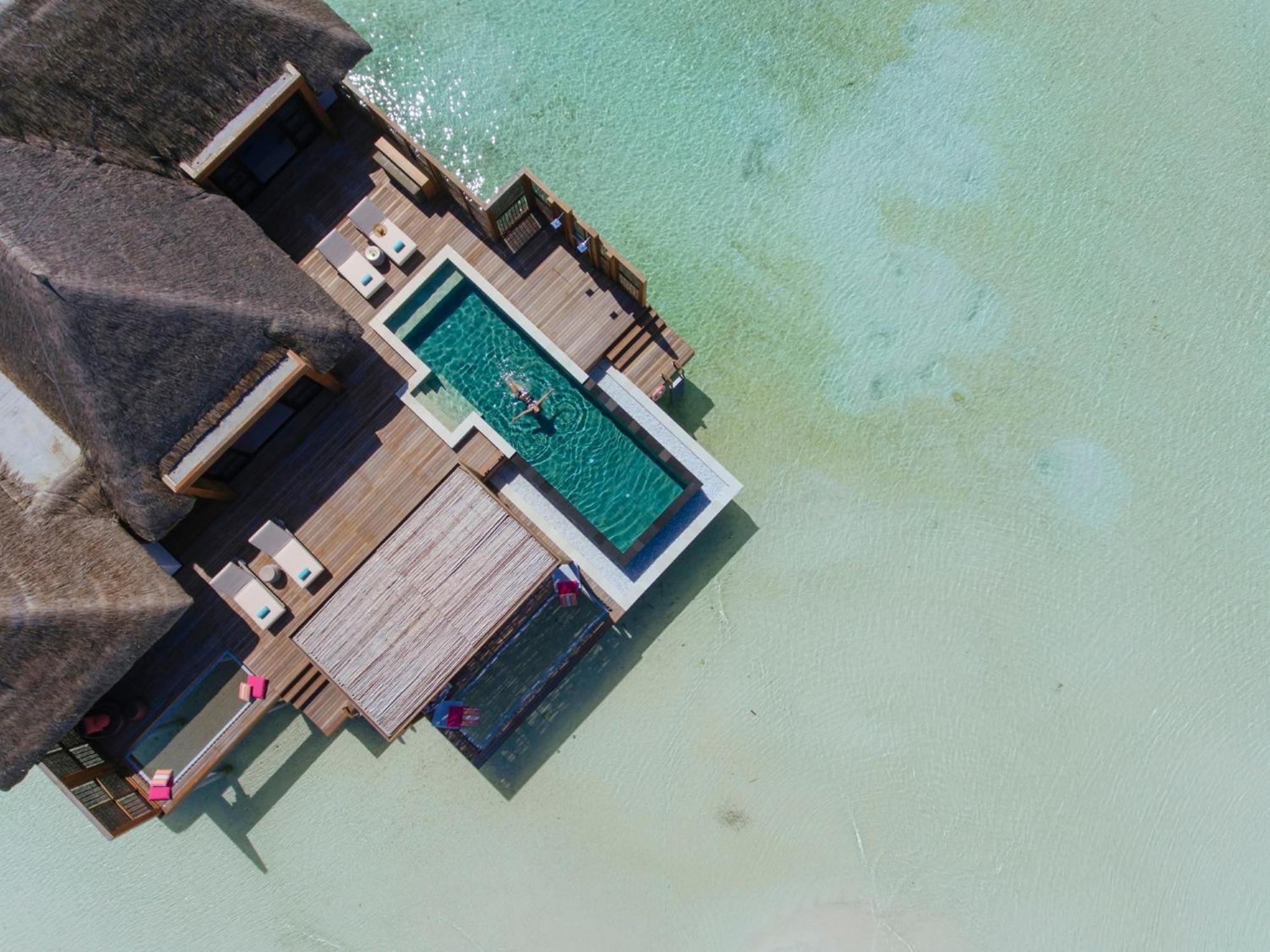 Familien-Wassersuite mit 2 Schlafzimmern – Zimmerpreis inklusive Frühstück für 4 Erwachsene