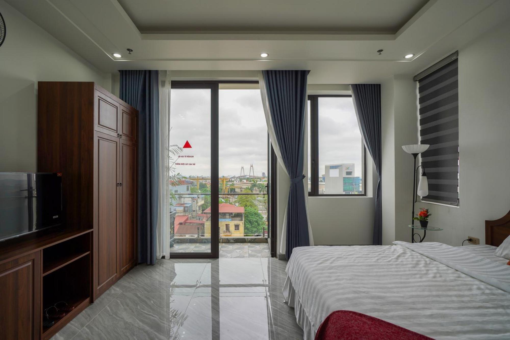 King Room with Balcony