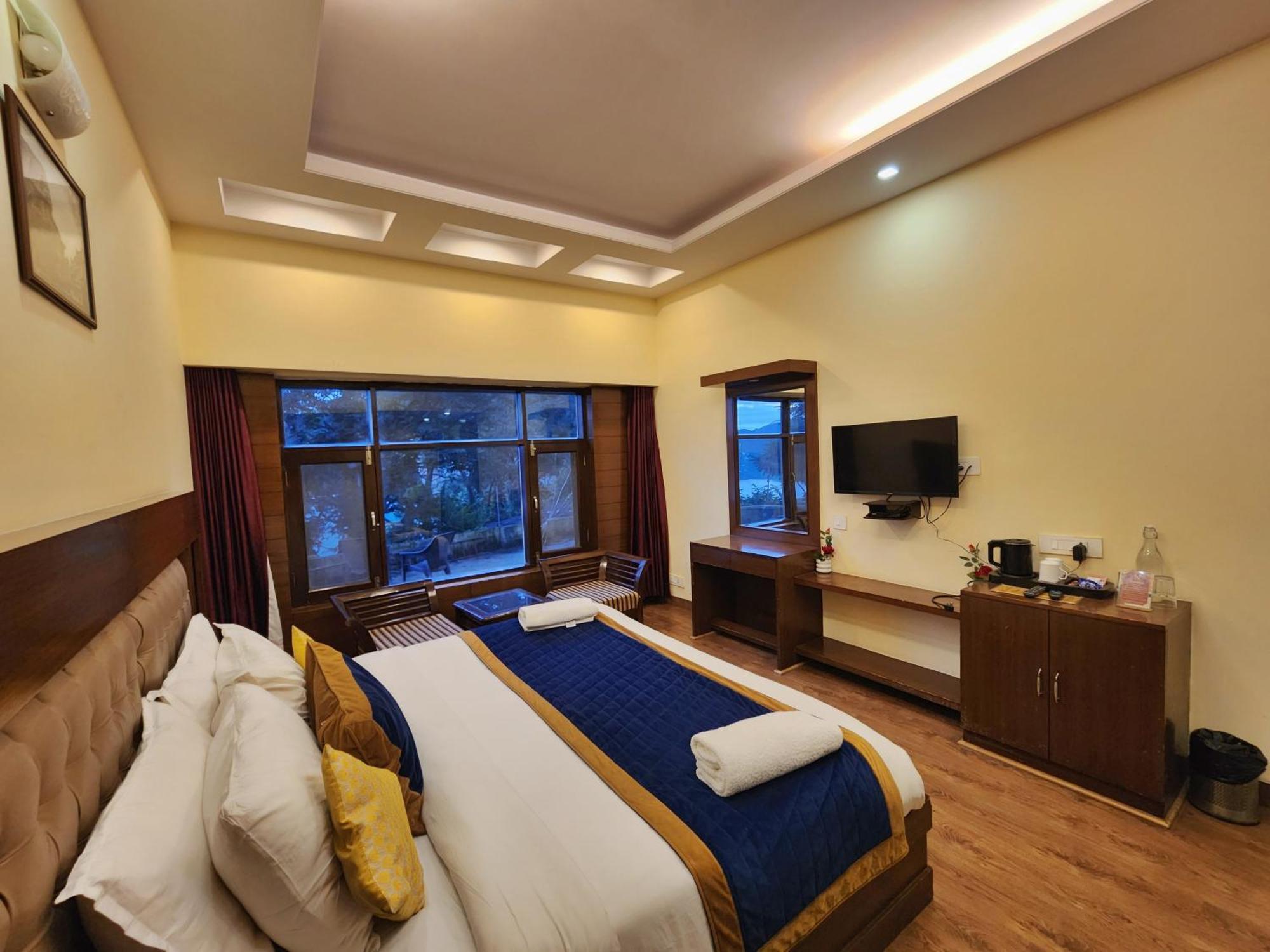 Superior King Room