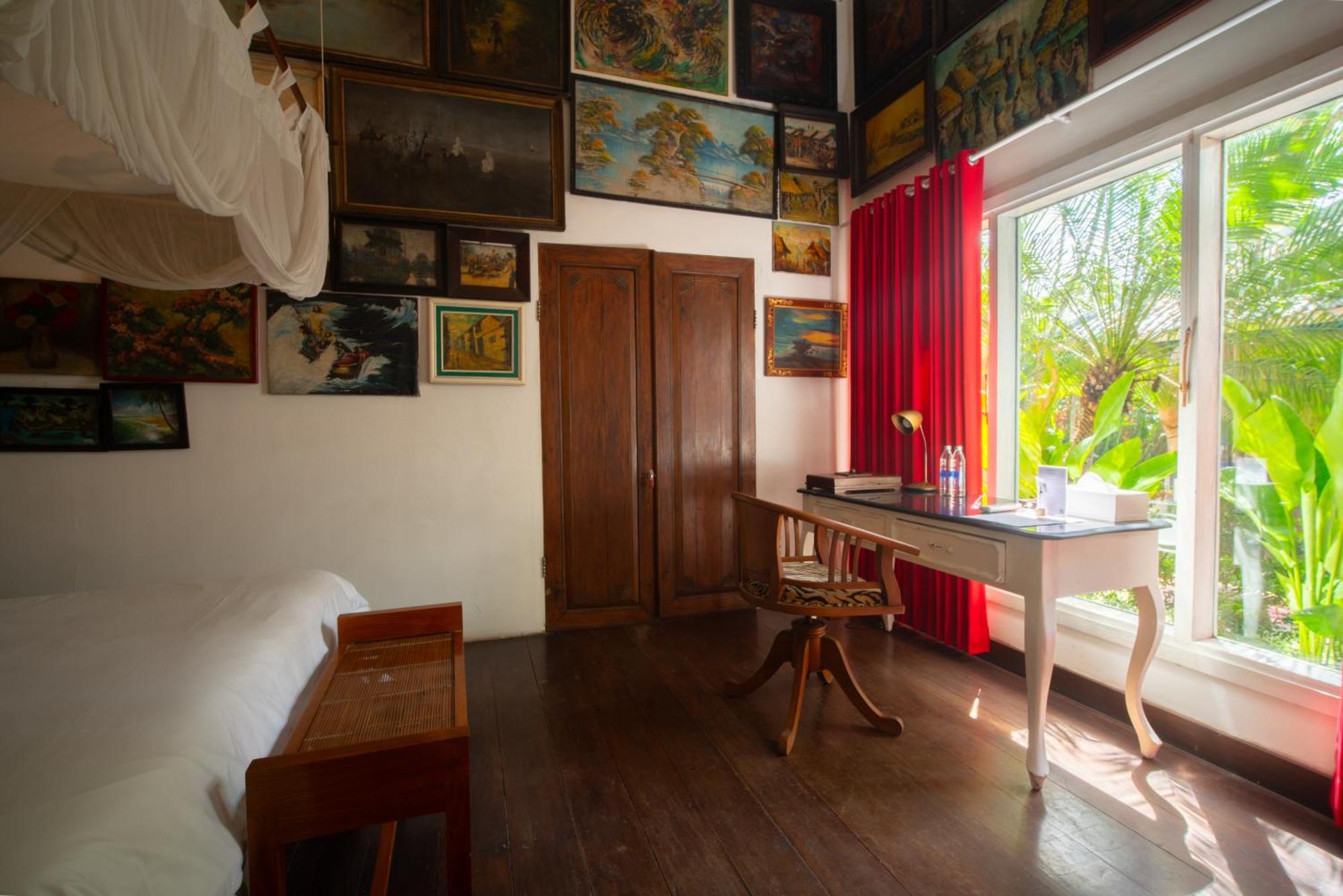 Dragonfly Room