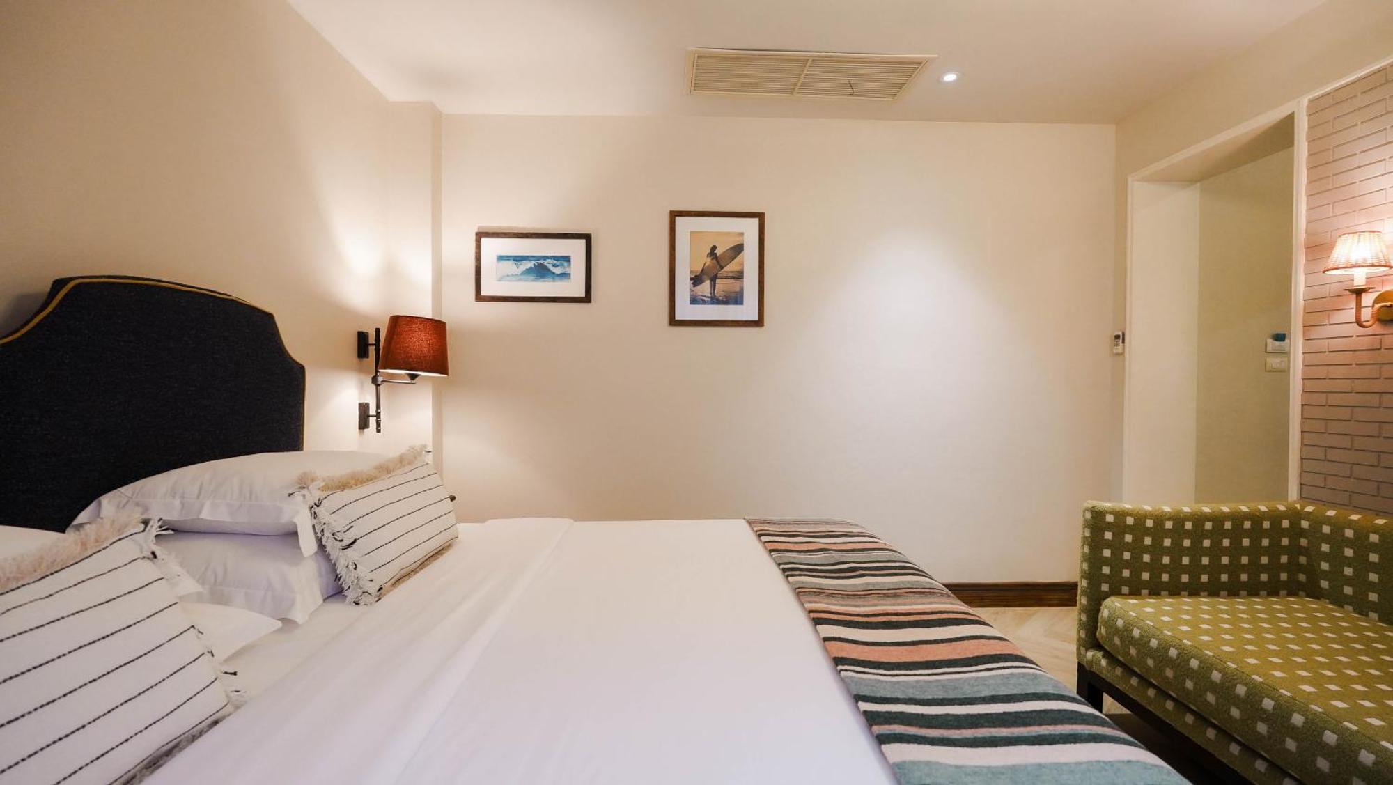 Deluxe Cozy Room