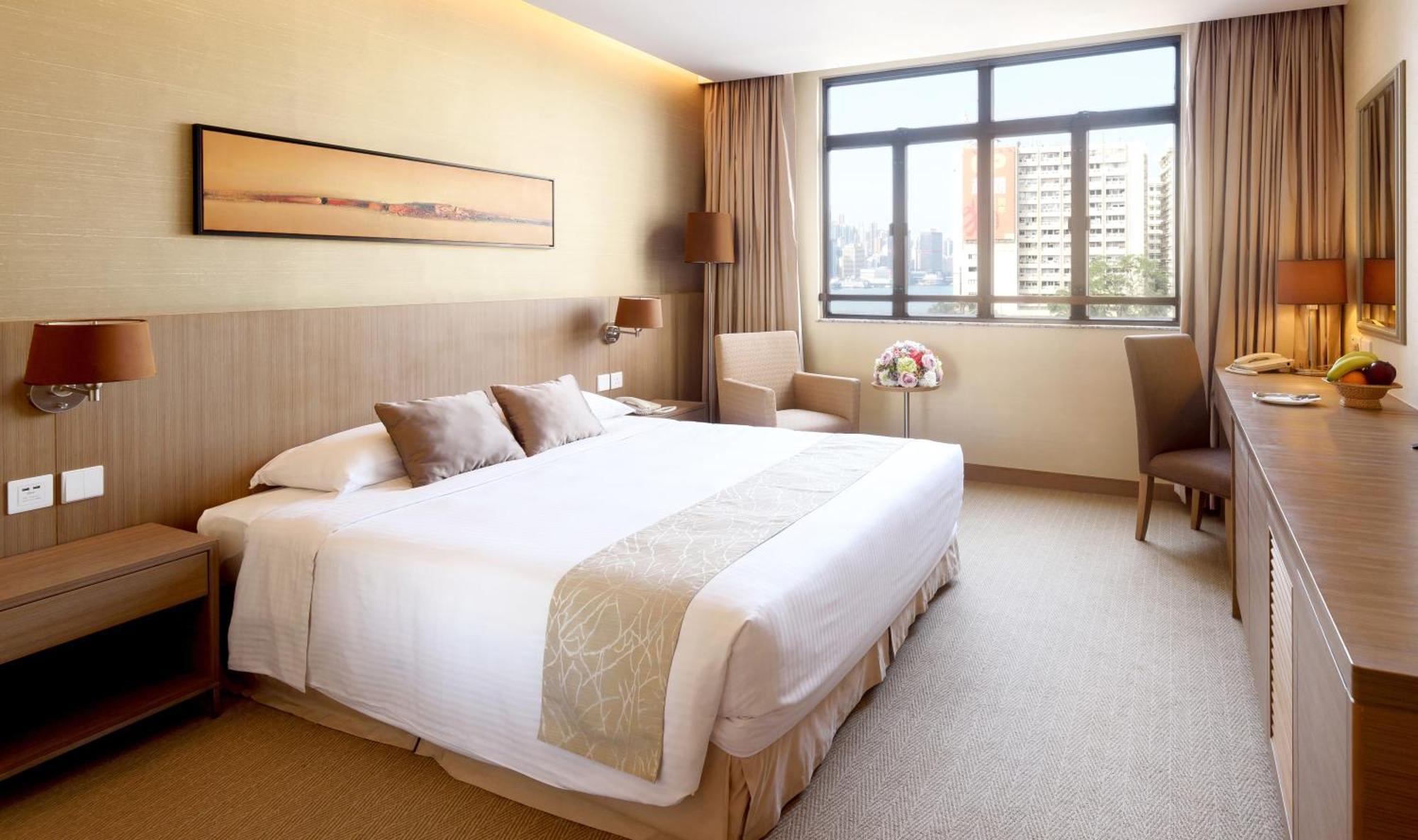Standard Queen or Twin Room